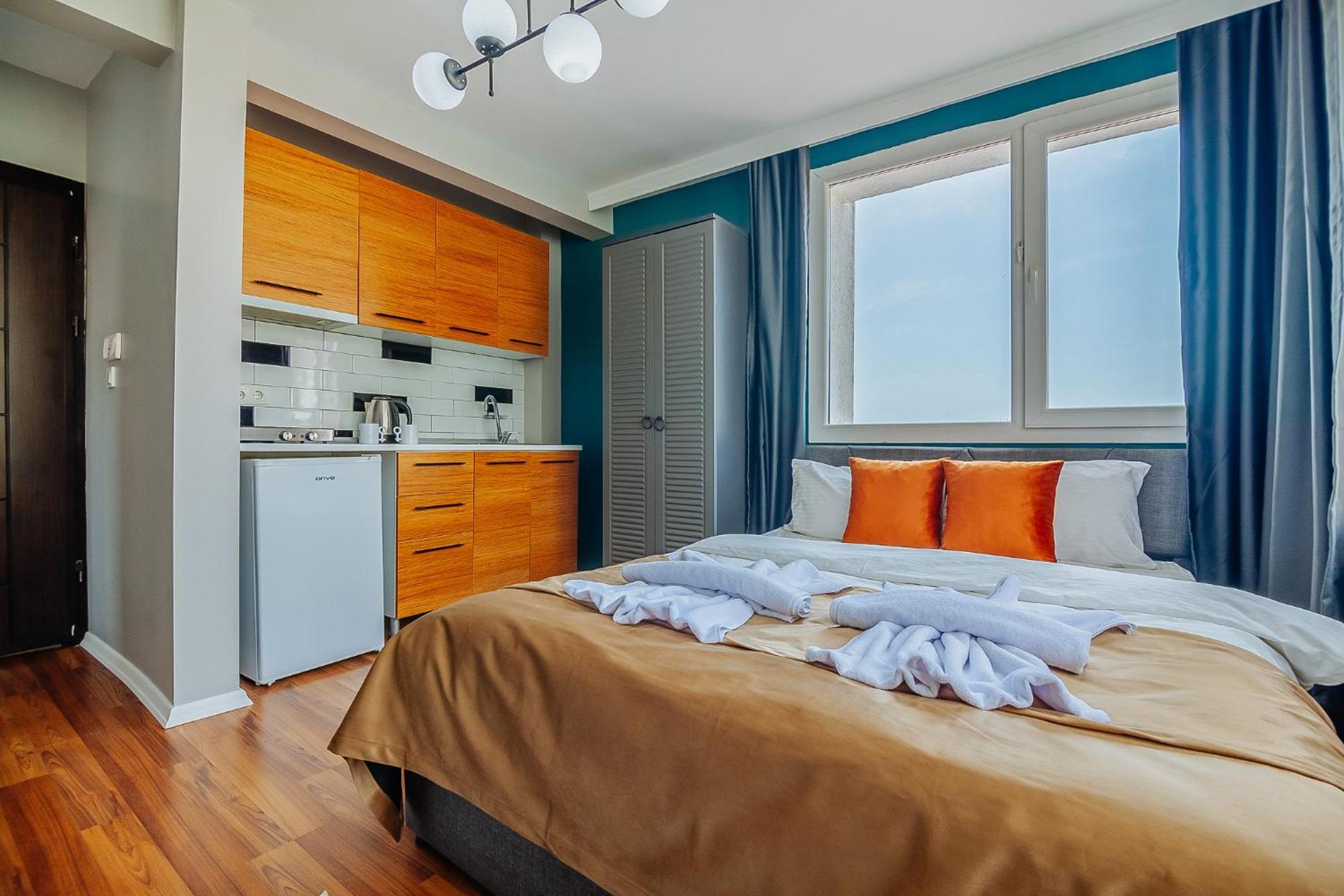 Standard Queen Room