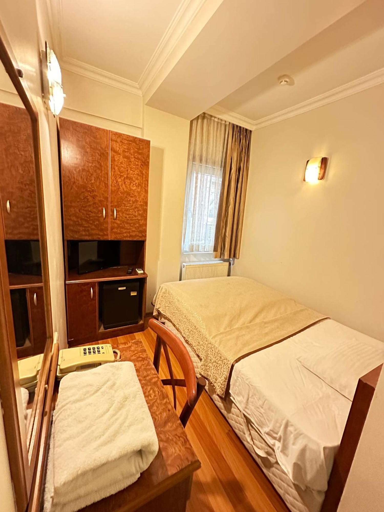 Single Room,1581614491:JPEG