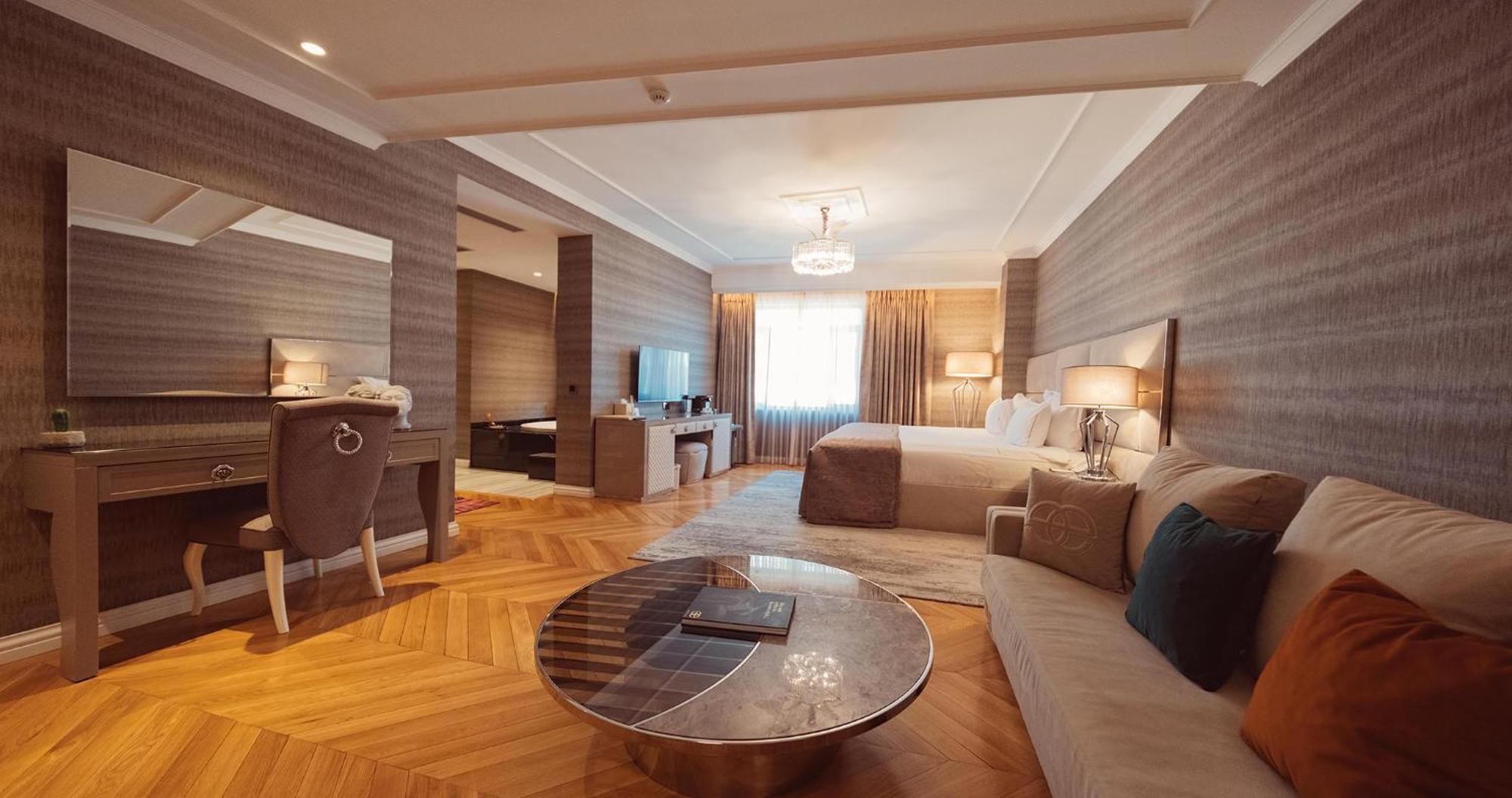 Deluxe Suite Jacuzzi