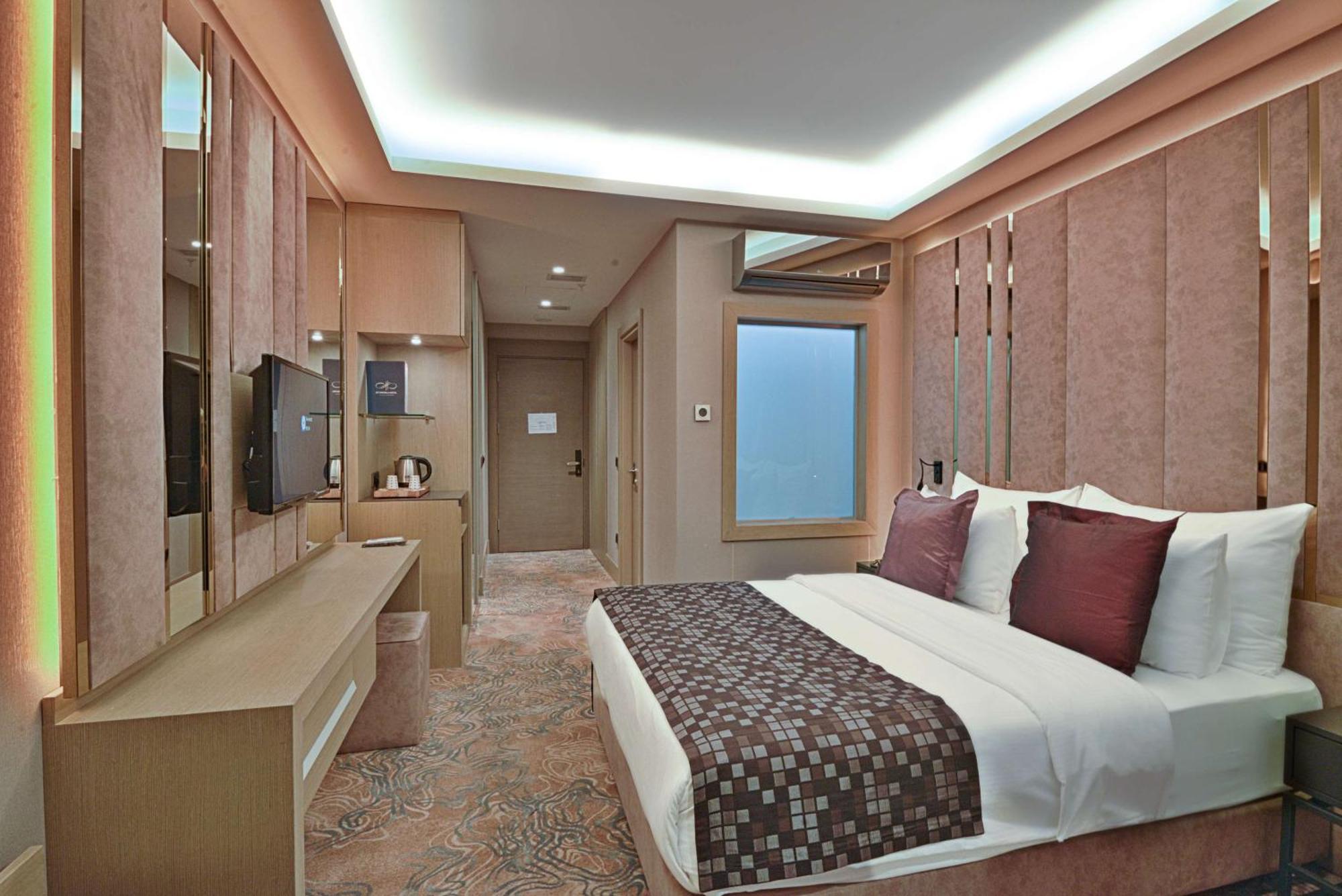 Superior Double Room Balcony View