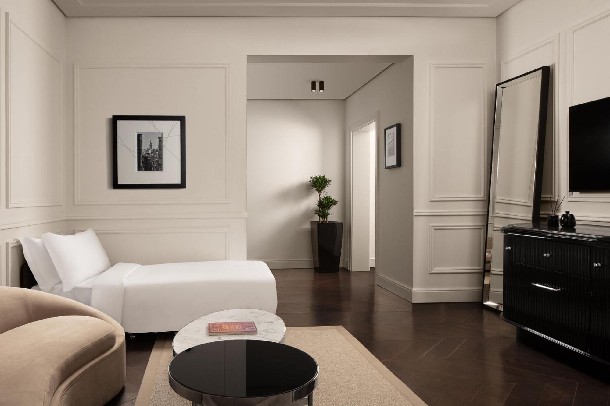 Sanasaryan Han King Suite
