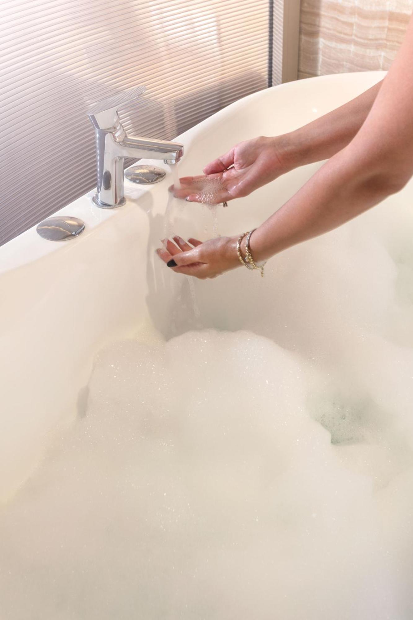 Deluxe Double Room Bath