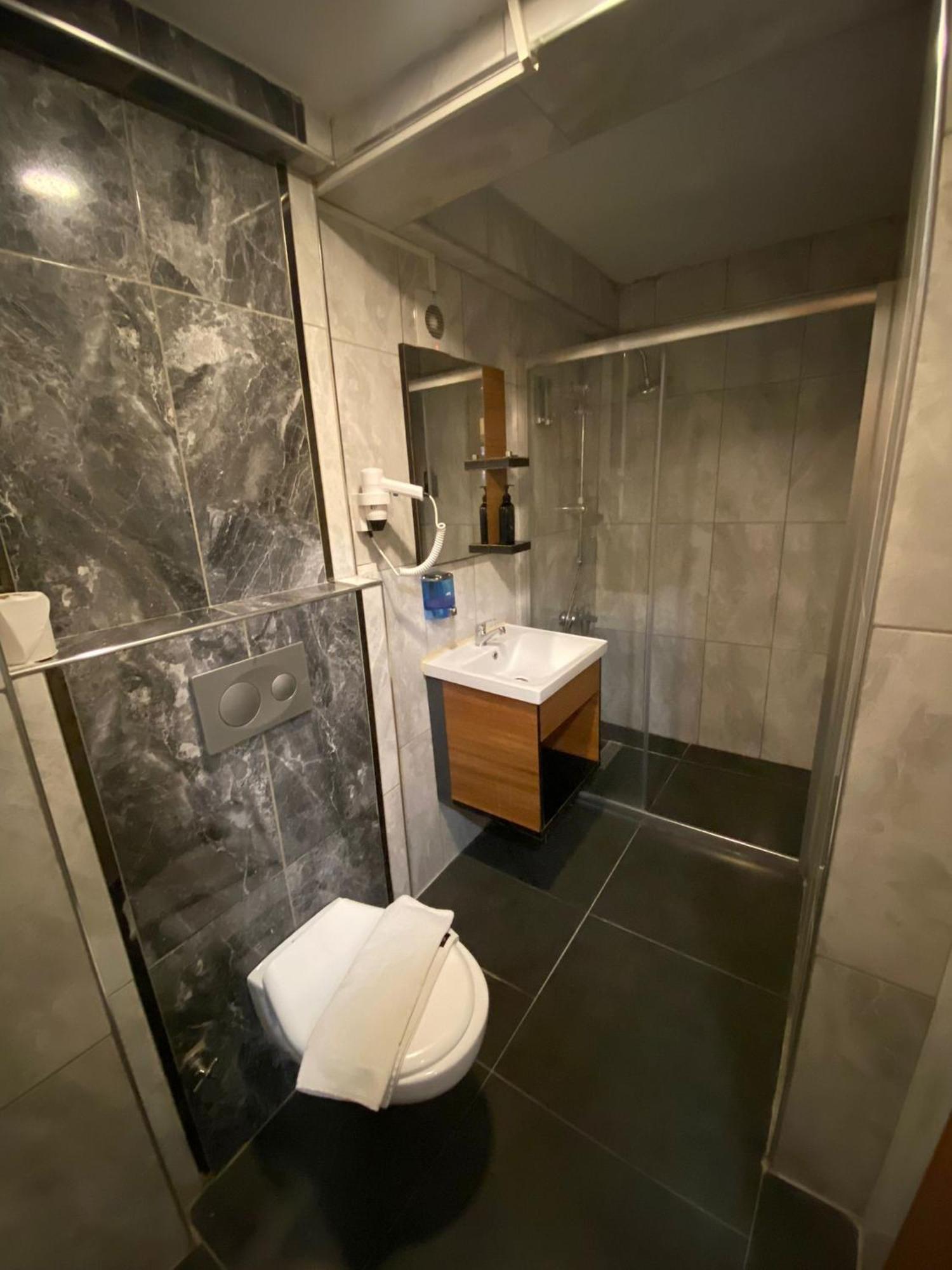 Deluxe Double Room Bath