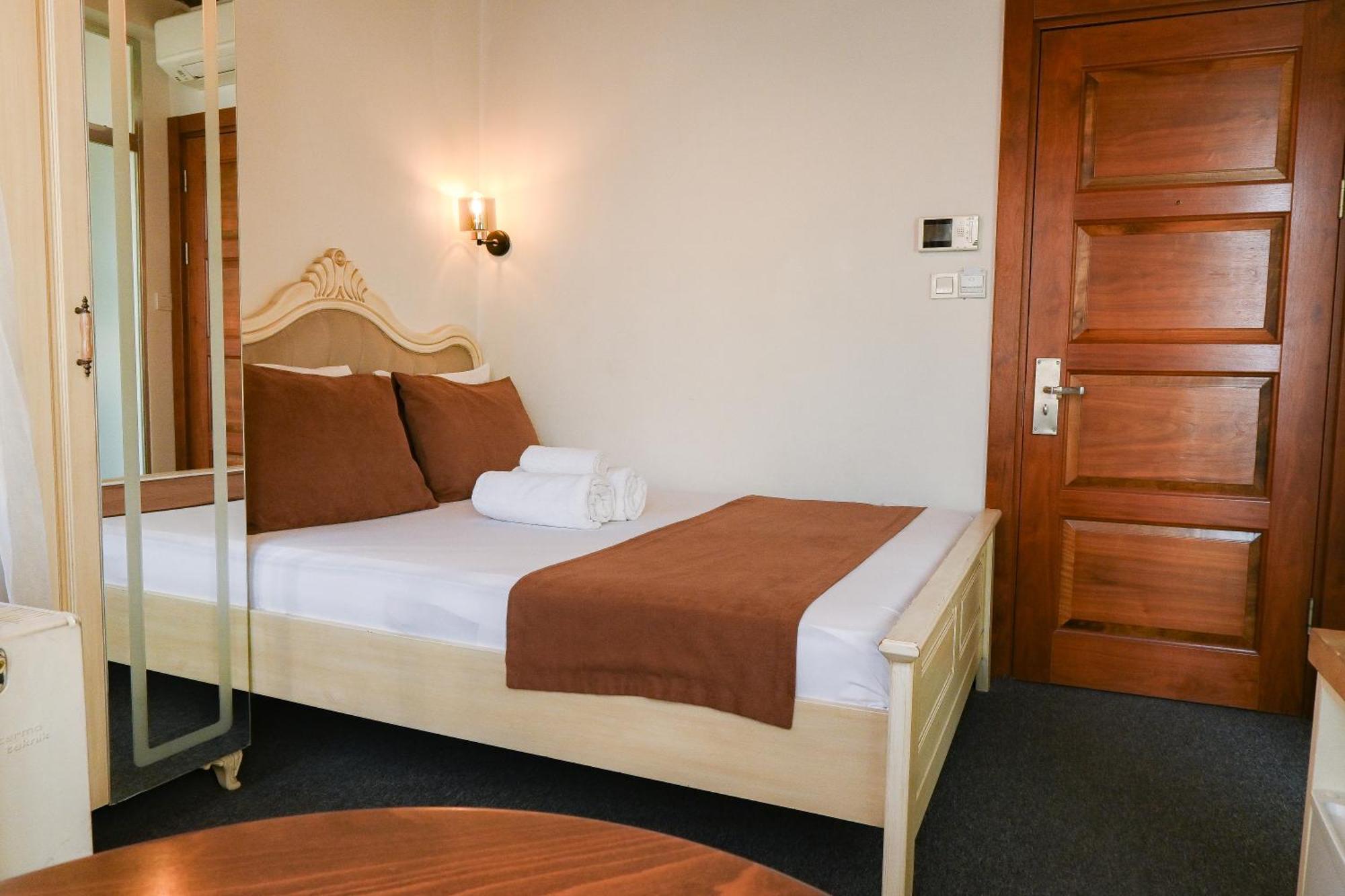 Large Double Room
