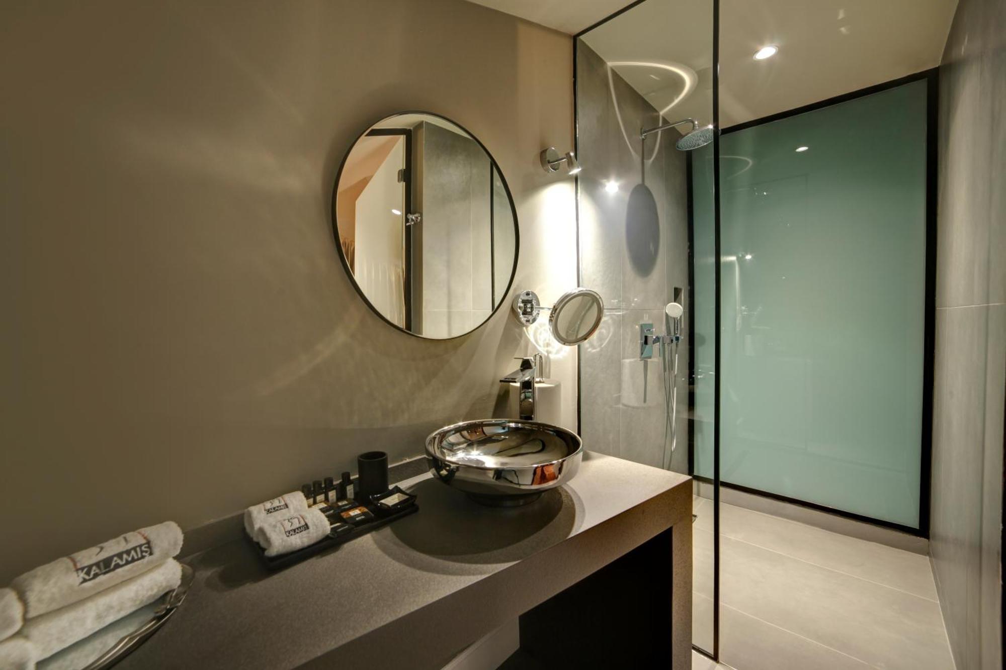 Deluxe Double Room with Balcony,1614836883:JPEG