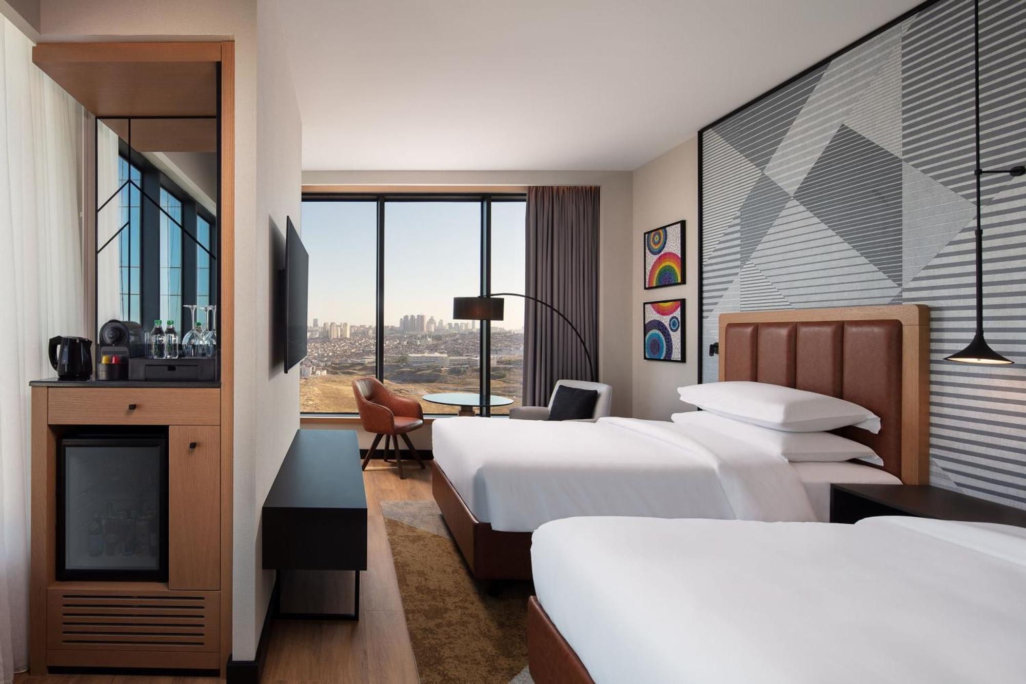 Executive Corner Twin Room City View Club Lounge Access