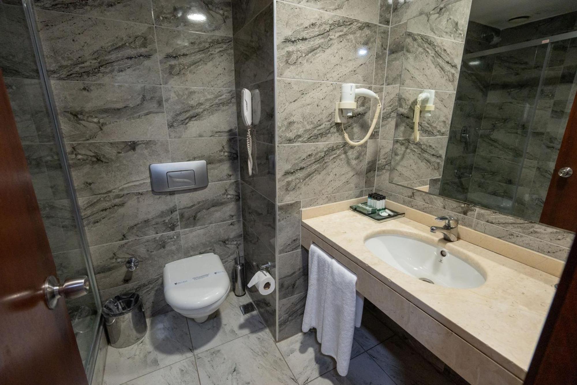 Standard Twin Room,1632988558:JPEG