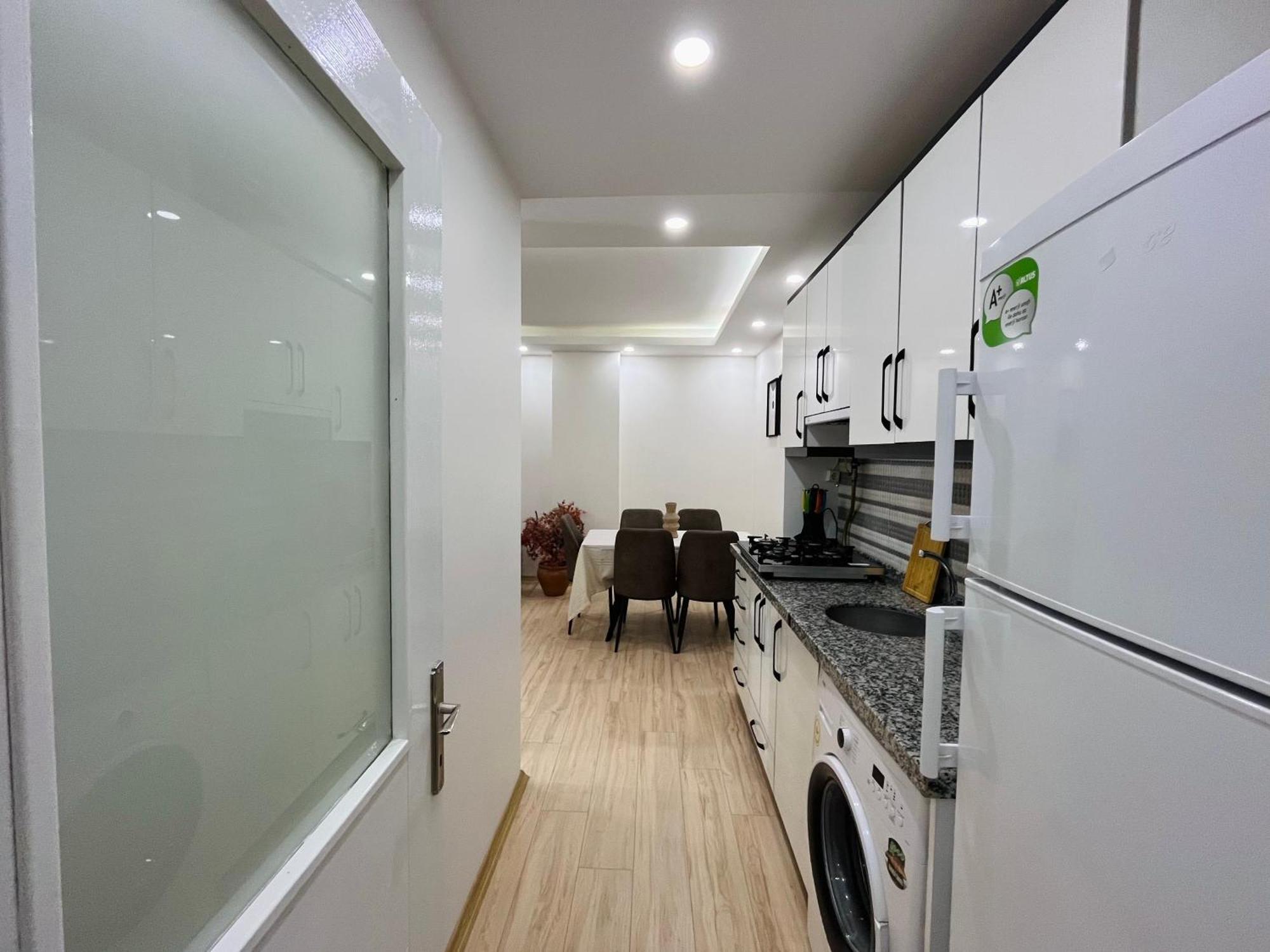 Appartamento con 2 Camere da Letto e Balcone