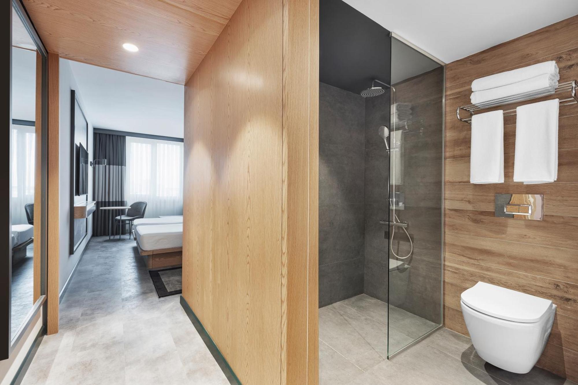 Superior Twin Room Courtyard View