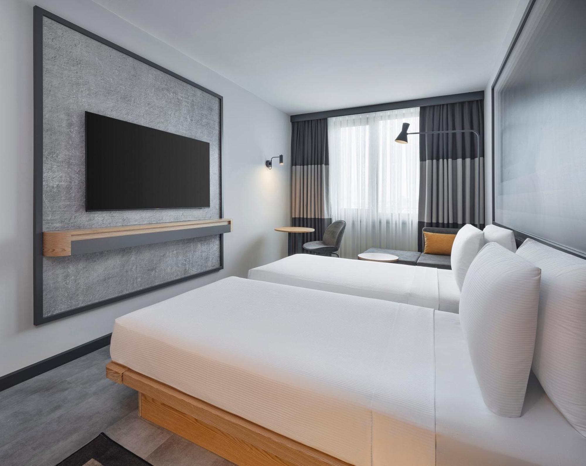 Superior Twin Room Courtyard View