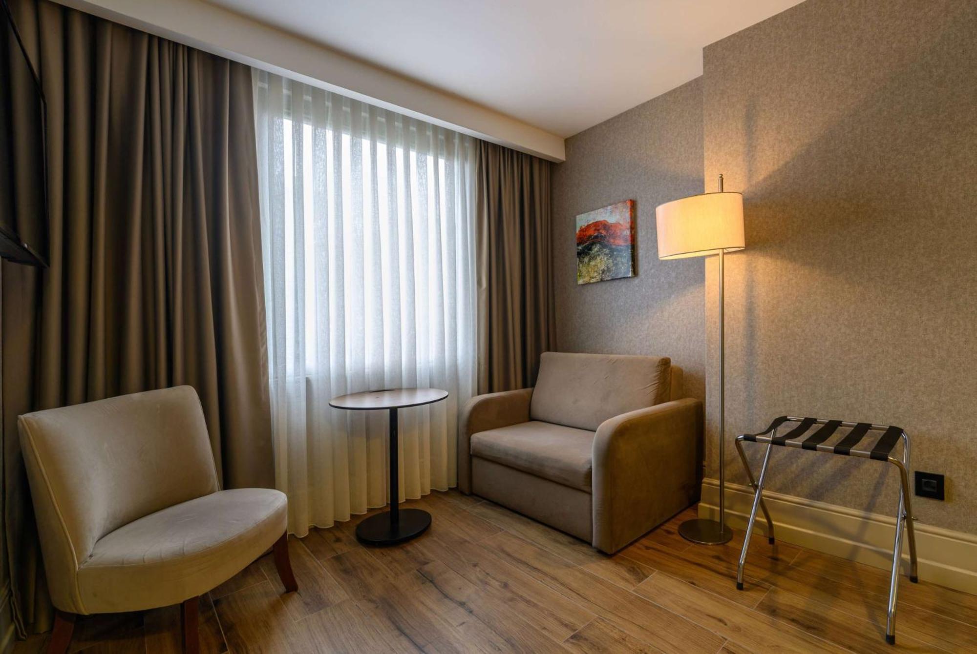 Family Room, 1 King Bed, Sofa Bed, Non-Smoking