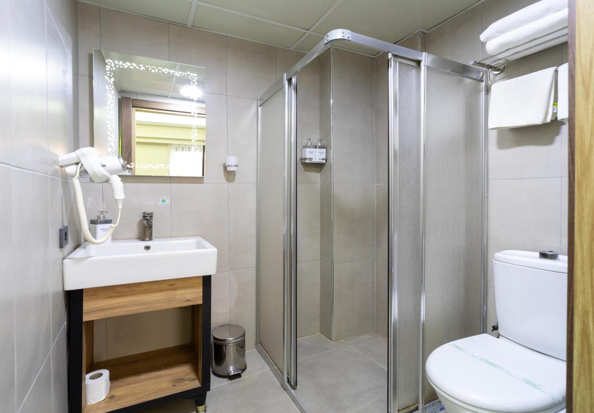 Deluxe Double Room,1644483109:JPEG