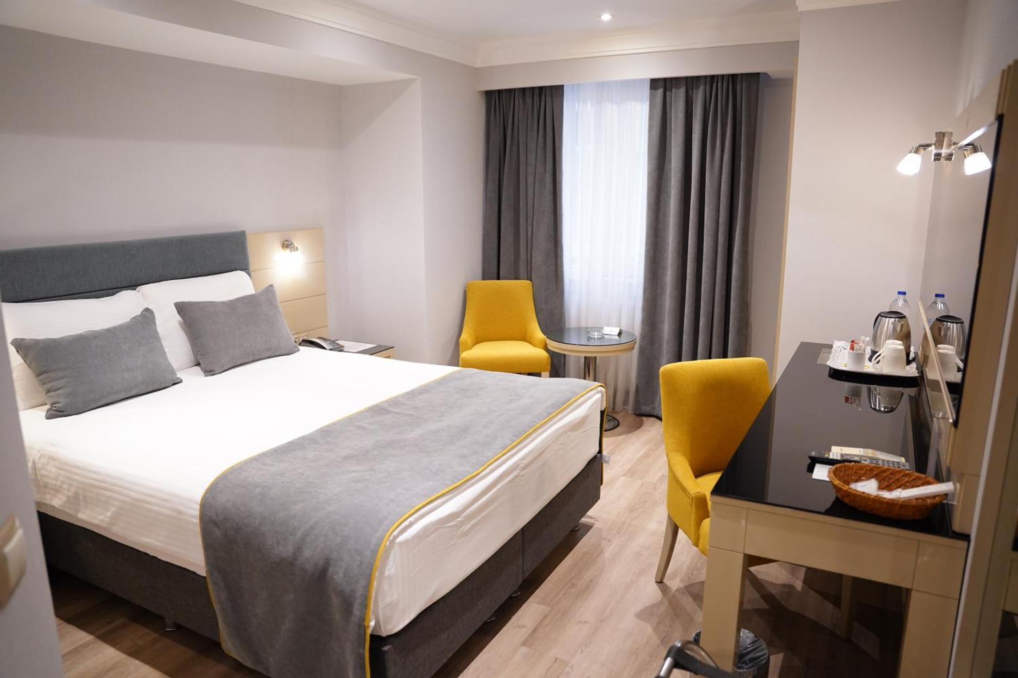 Standard Double or Twin Room,1648895008:JPEG