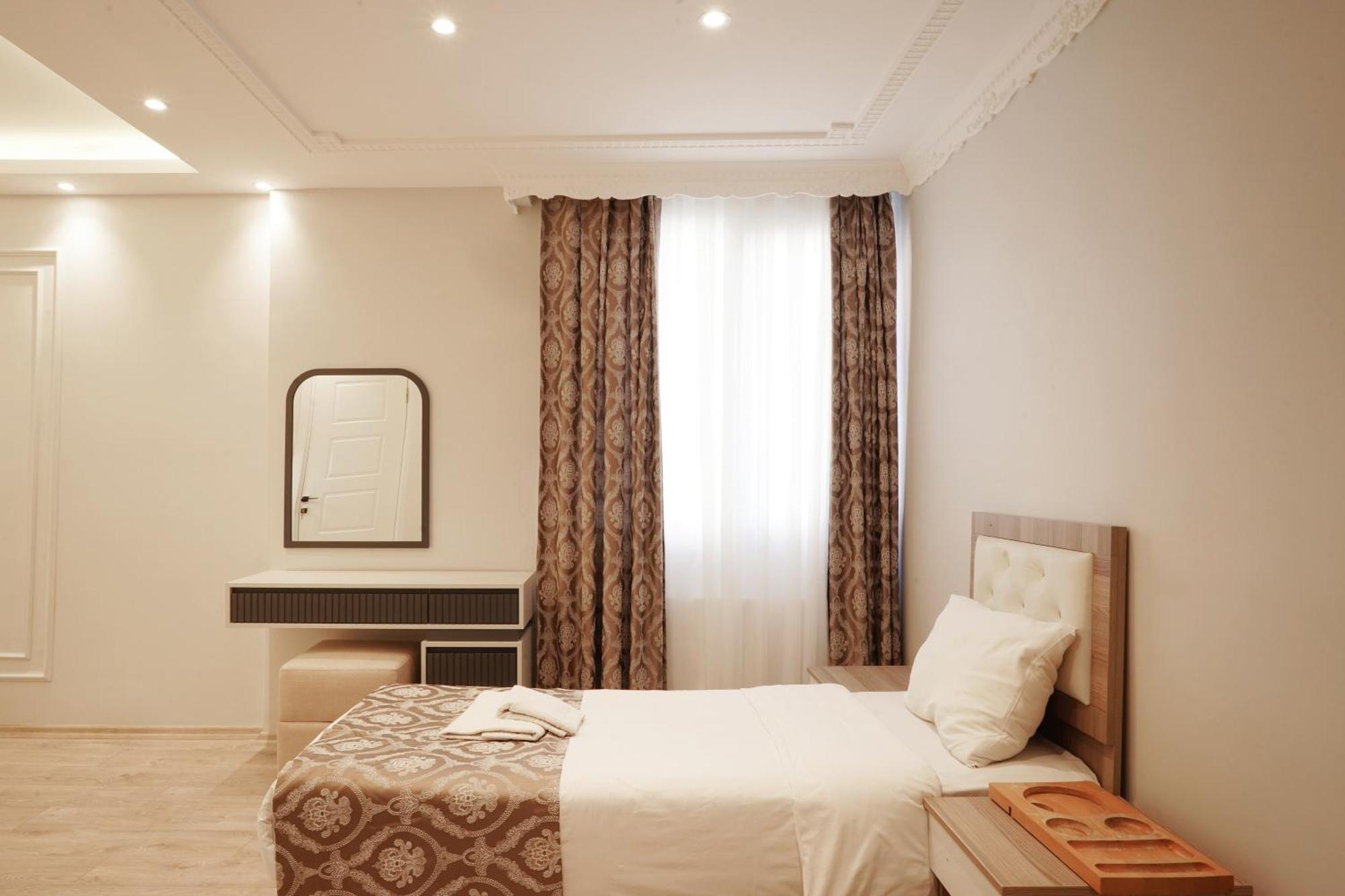 Comfort Triple Room Shower