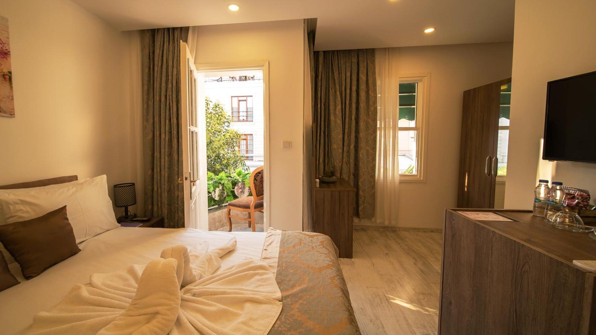 Deluxe Double Room Balcony,1655326430:JPEG