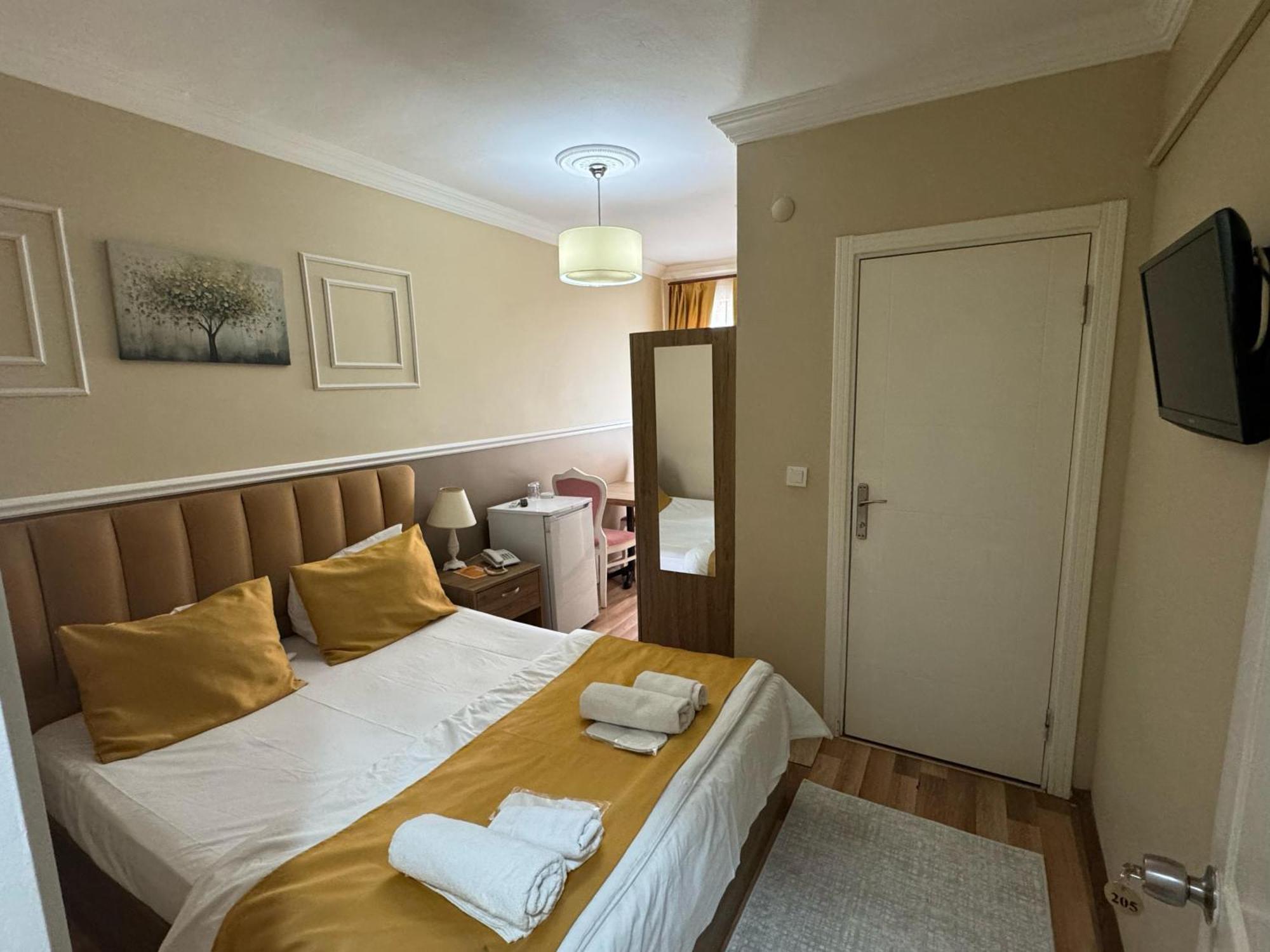 Deluxe Room,1656243449:JPEG