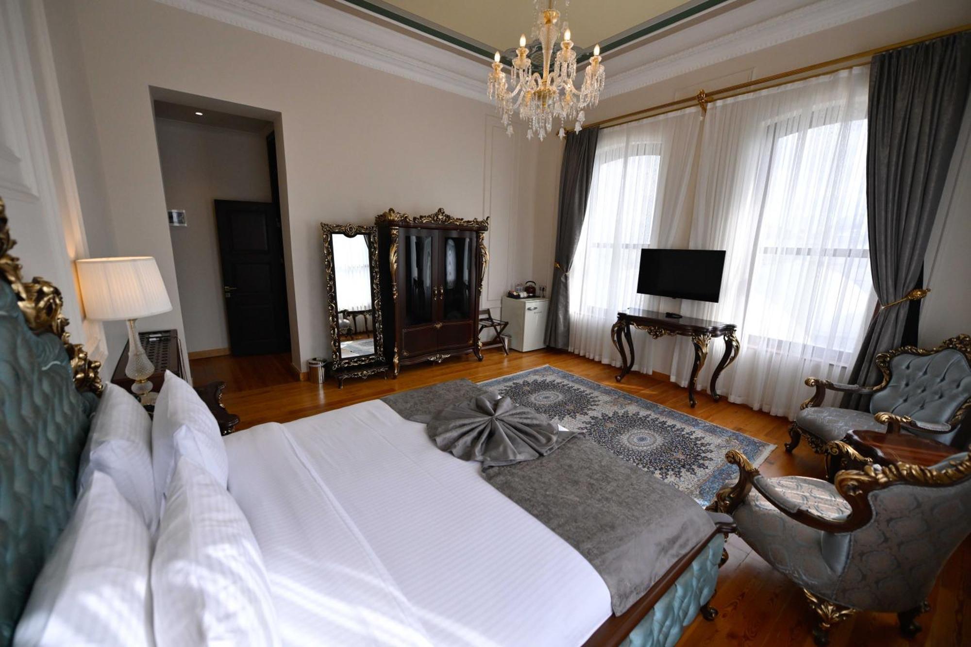 Standard King Room