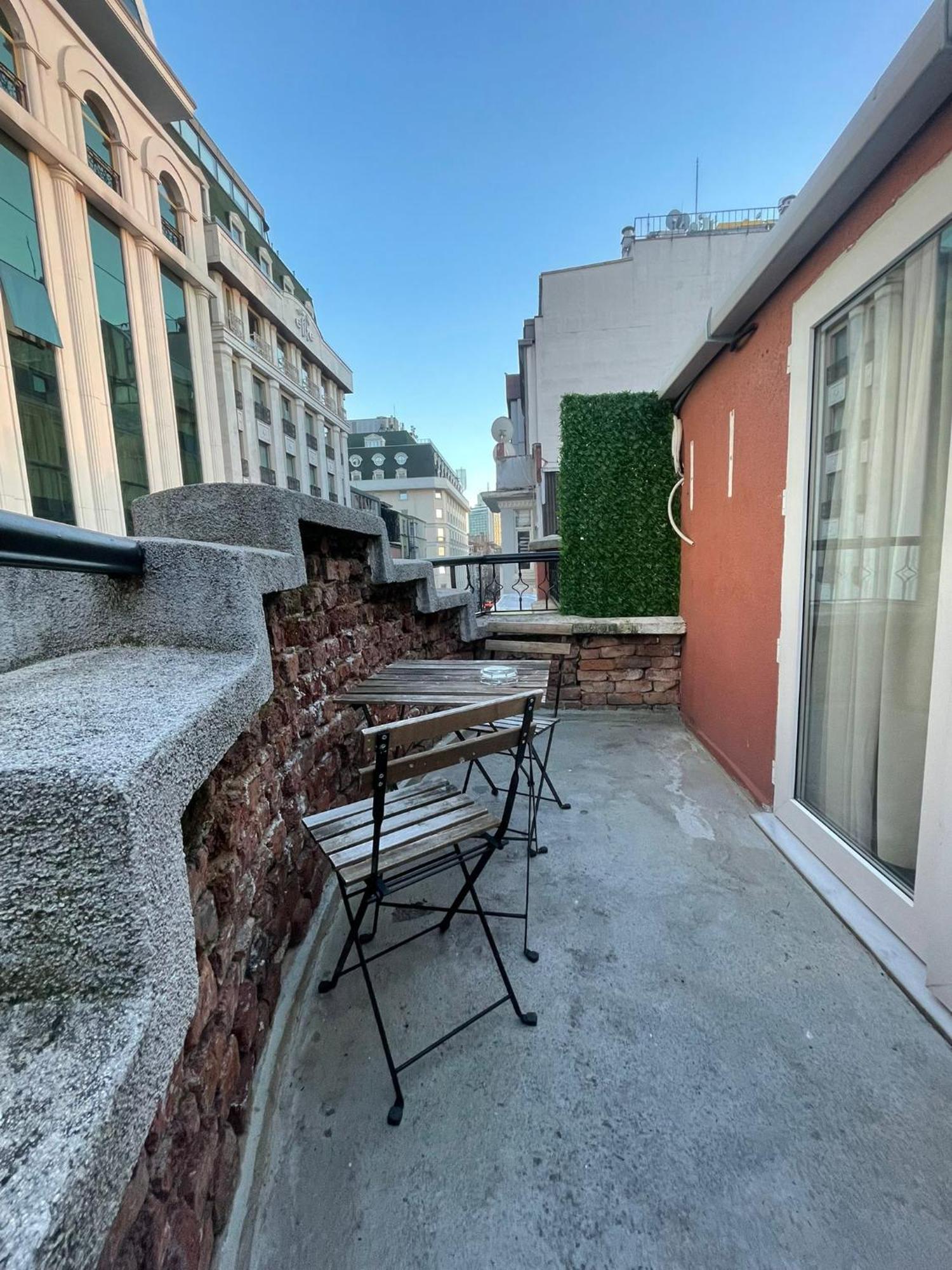 Single Room Balcony