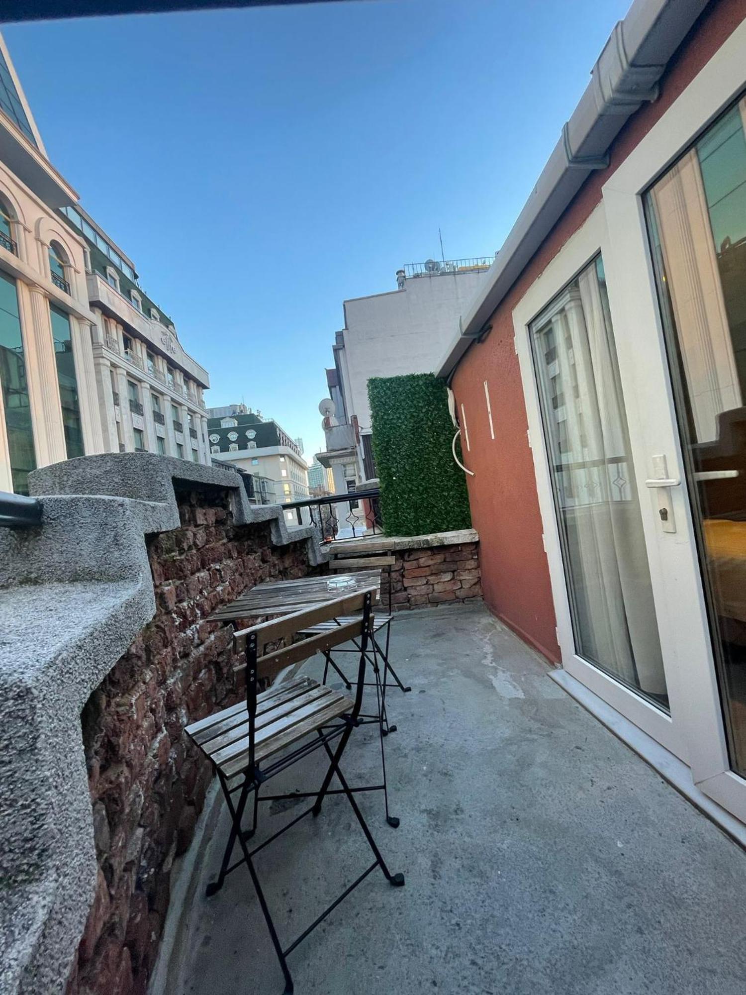 Single Room Balcony