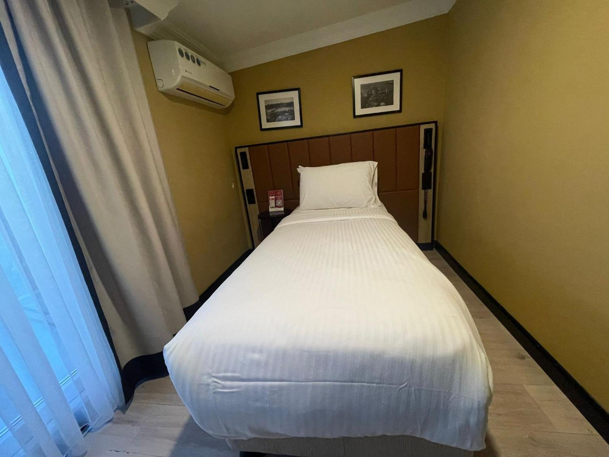 Single Room Balcony