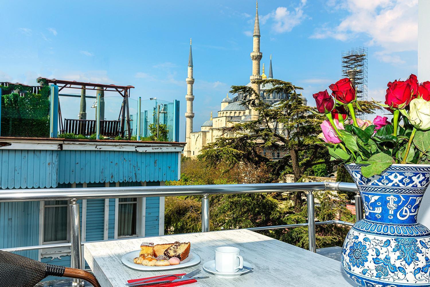 Family Room with Balcony and Sea View,1664659037:JPEG