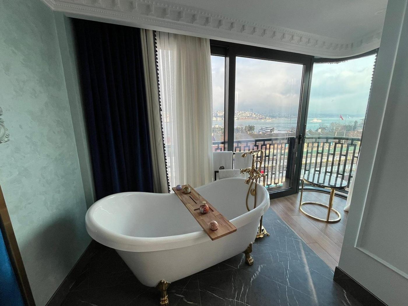 Golden Horn Bosporus Suite met Bad