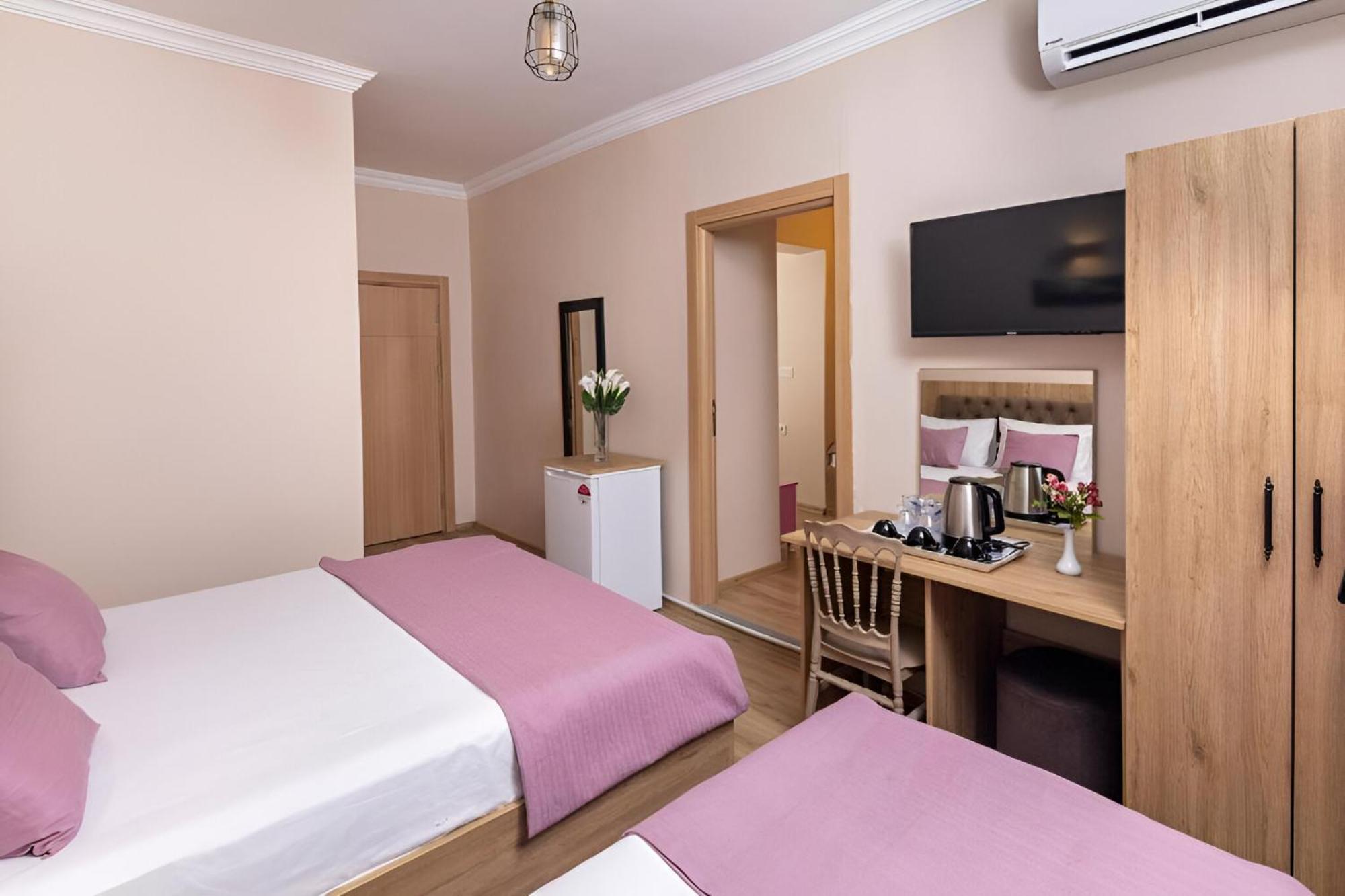 Three-Bedroom Deluxe Apartment