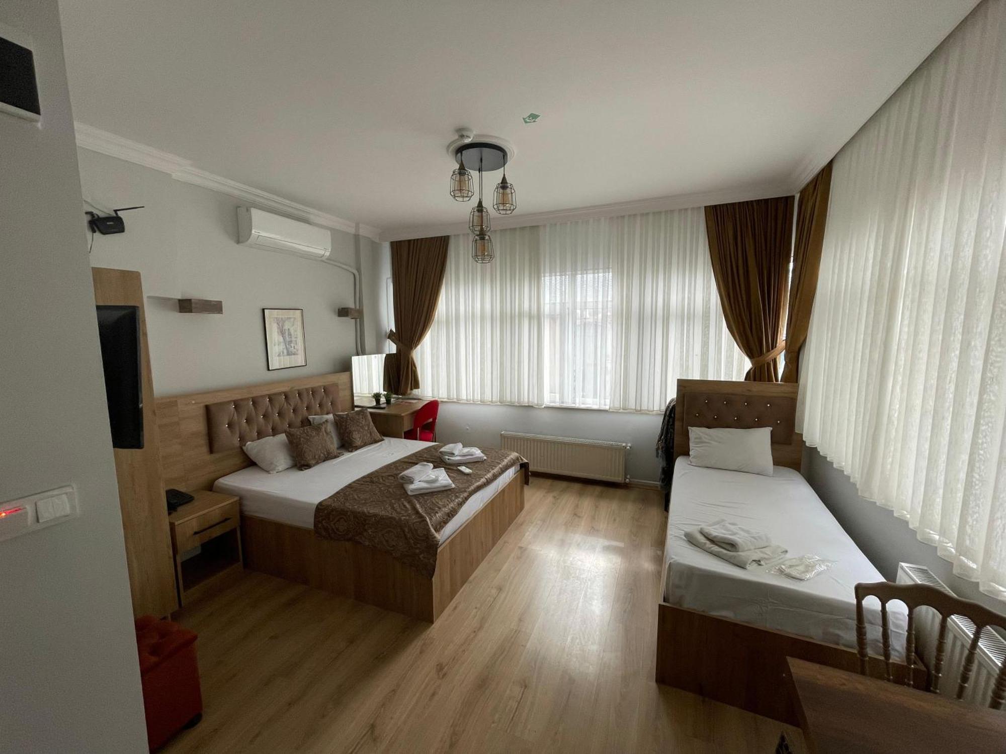 Deluxe Apartment