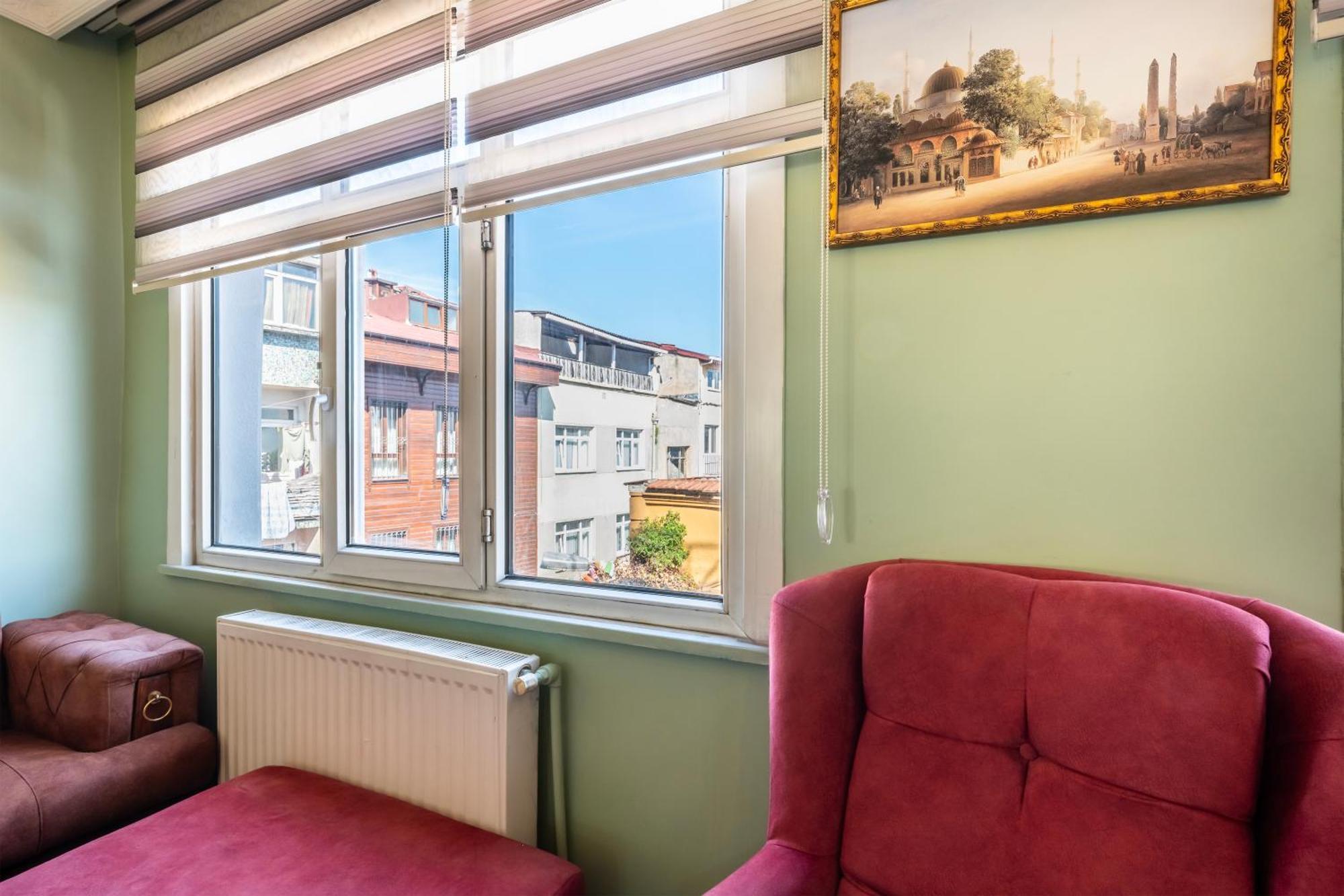 Deluxe Queen Suite