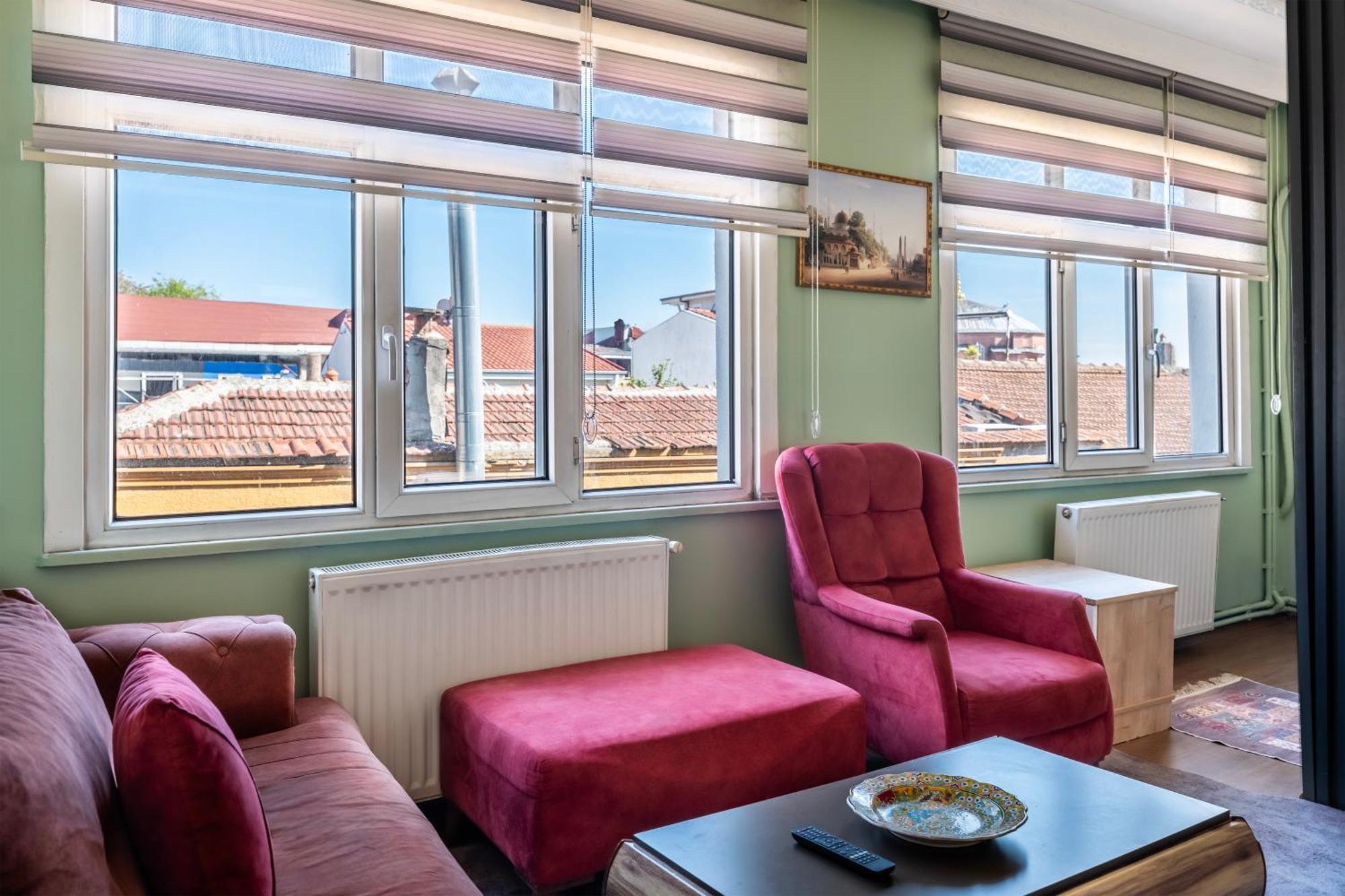 Deluxe Queen Suite