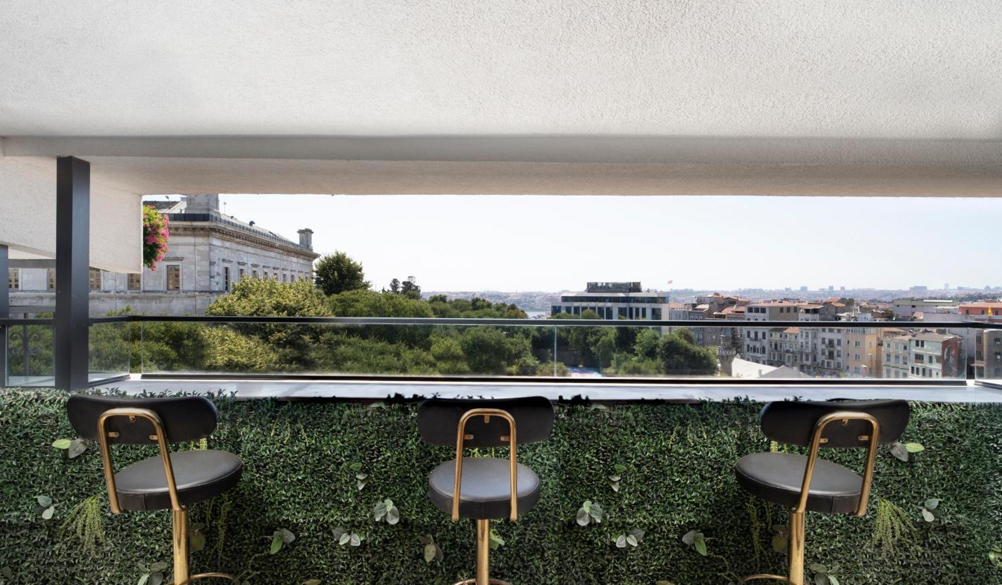 Terrace suites with Jakuzzi