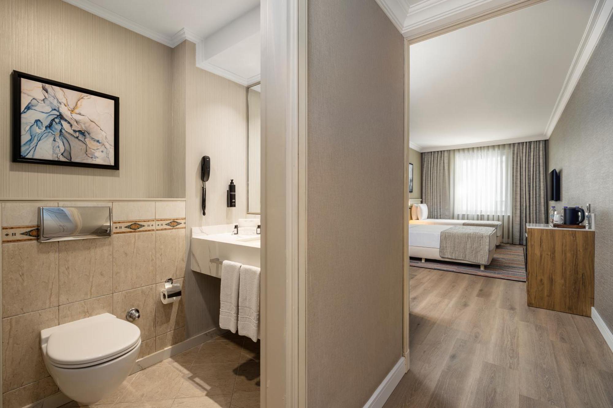Trendy Room 2 Single Beds