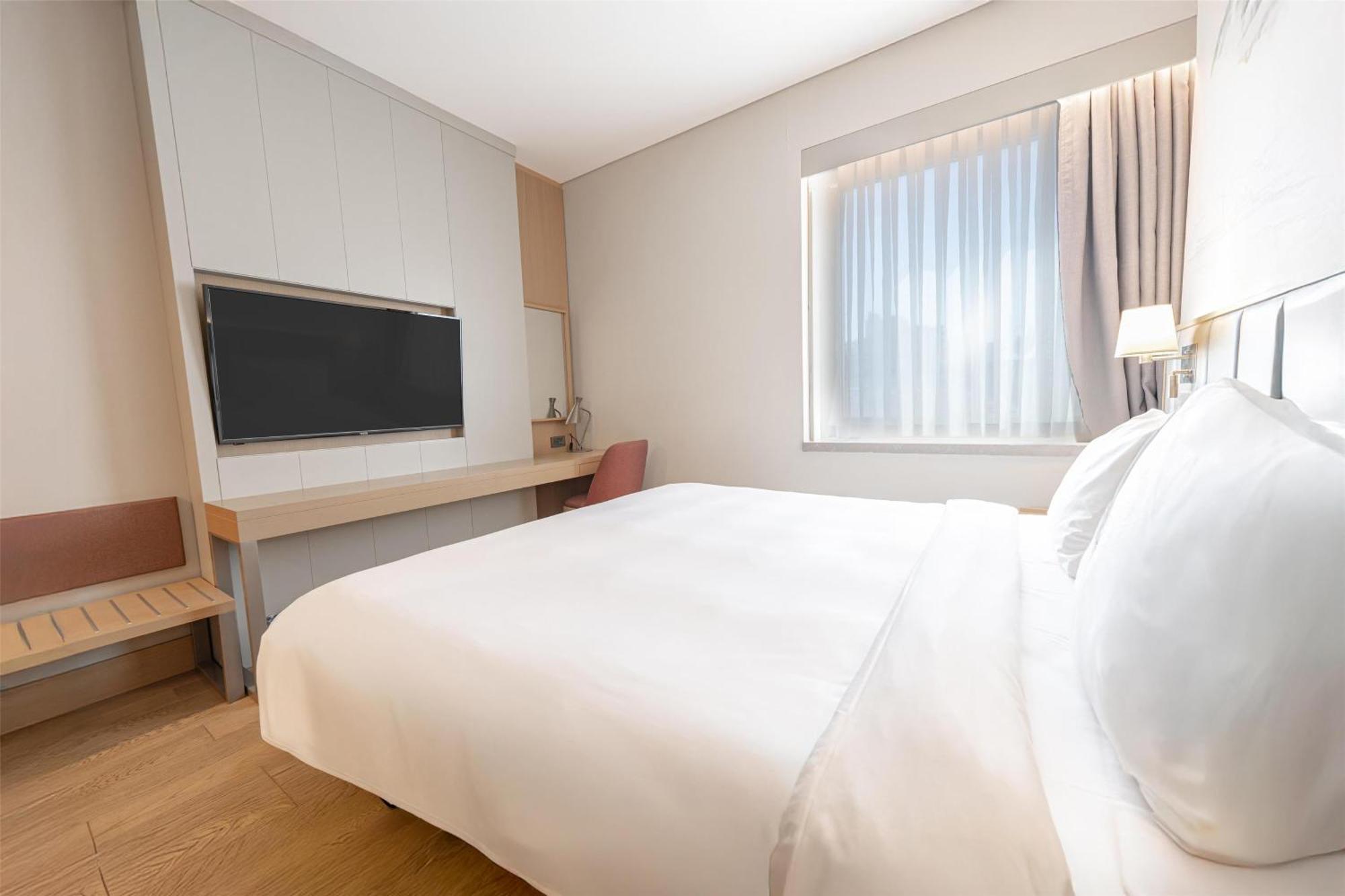 Standard King Room