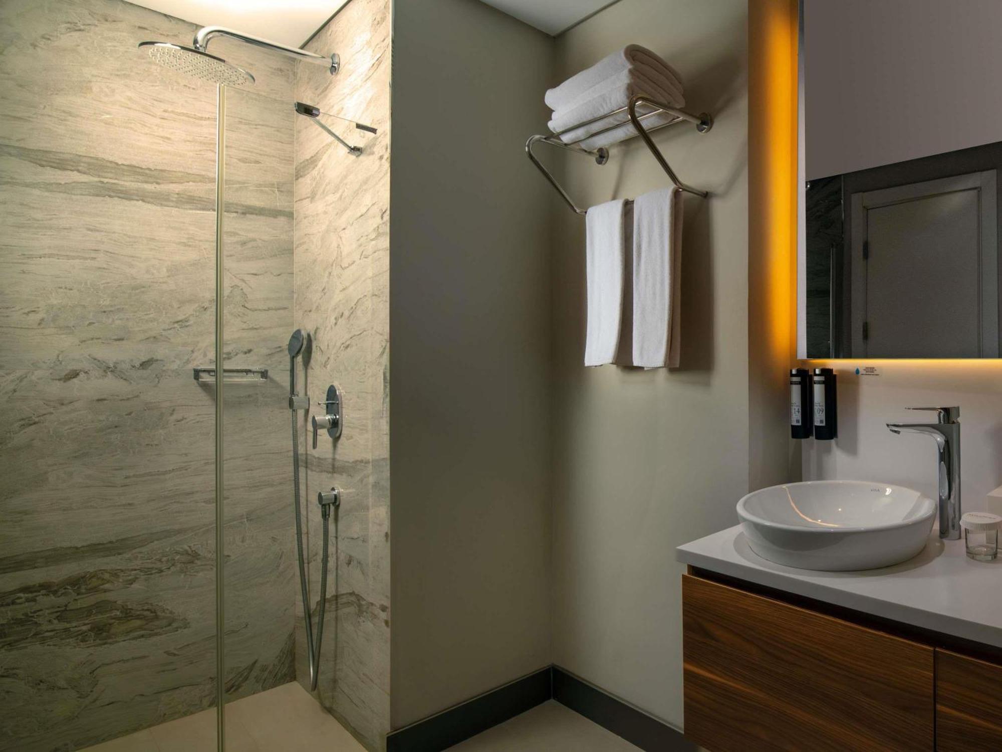 One-Bedroom Deluxe Apartment