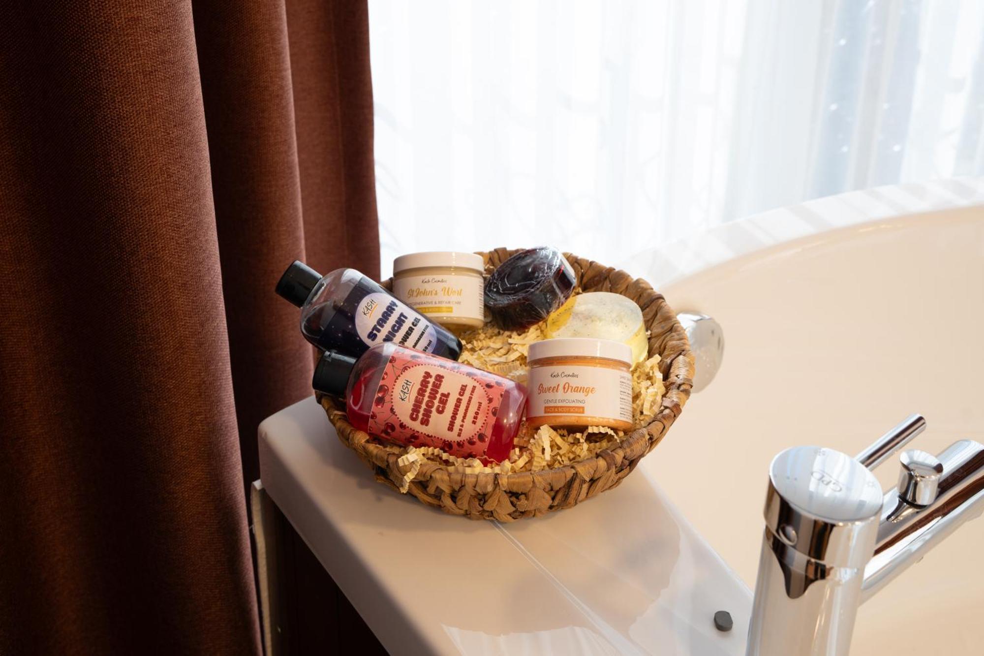 Deluxe Suite Spa Bath
