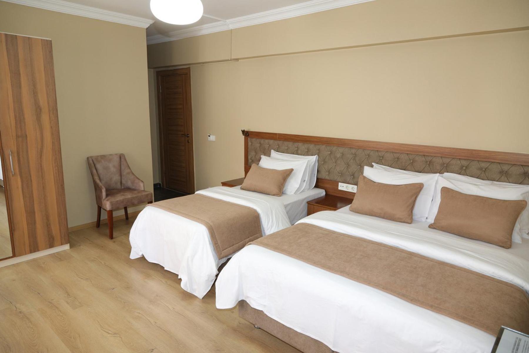 Triple Room,1756525837:JPEG