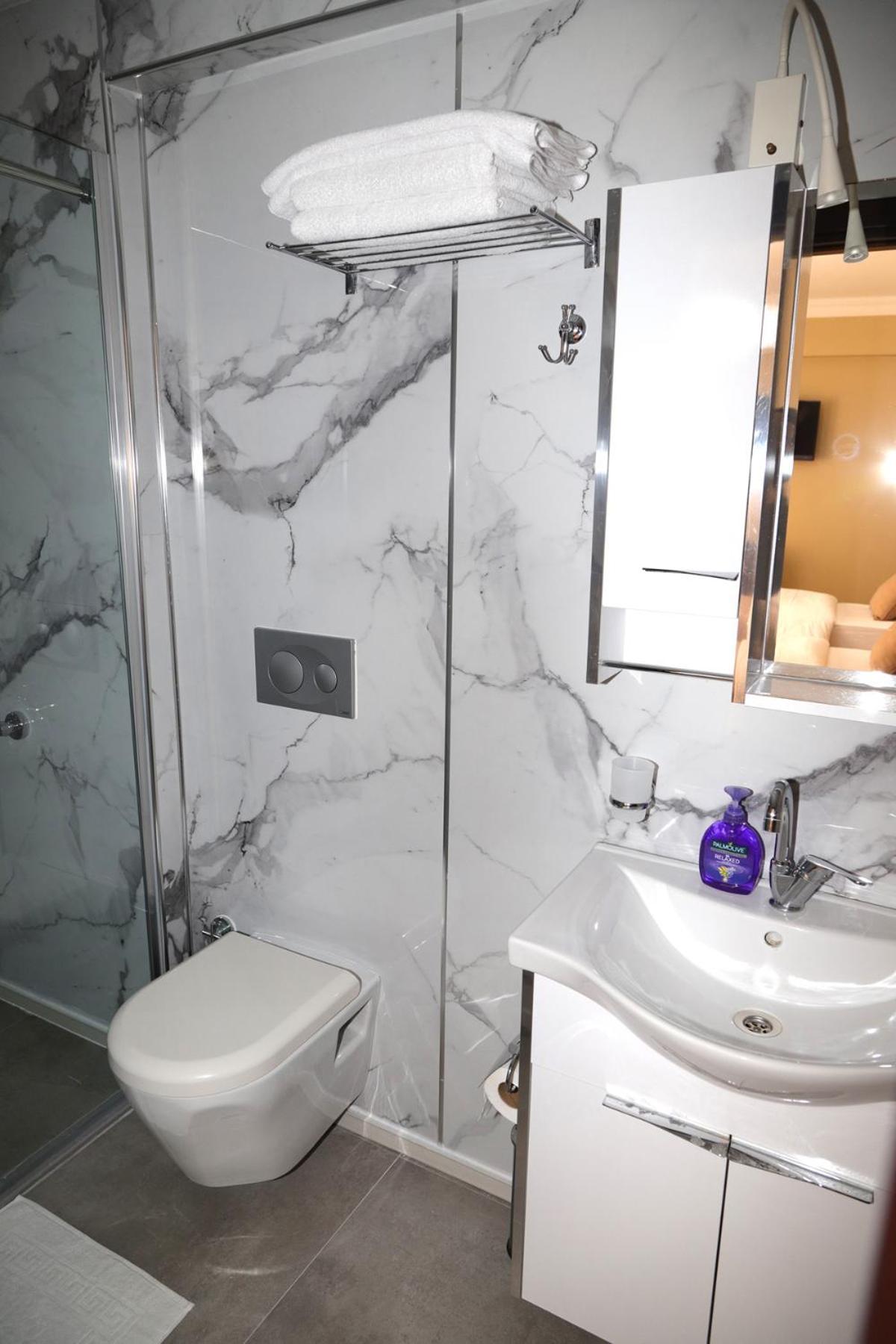 Double Room,1756525849:JPEG