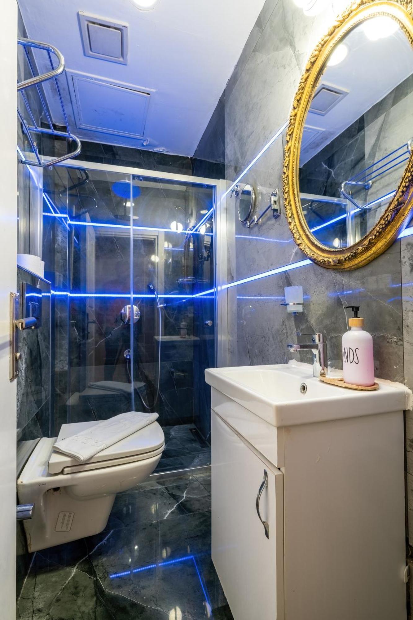 Deluxe Double Room,1758367660:JPEG