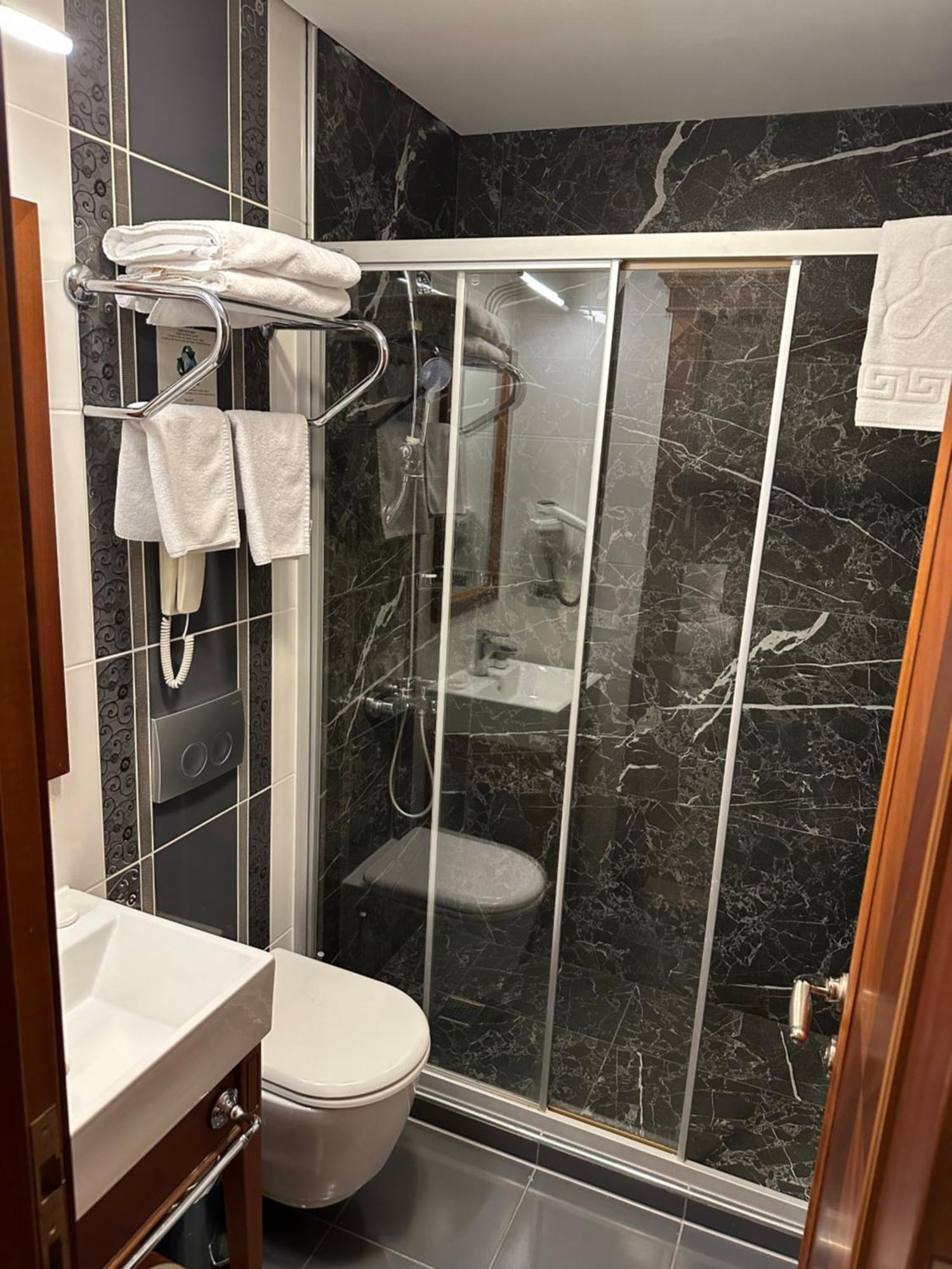 Economy Twin Room