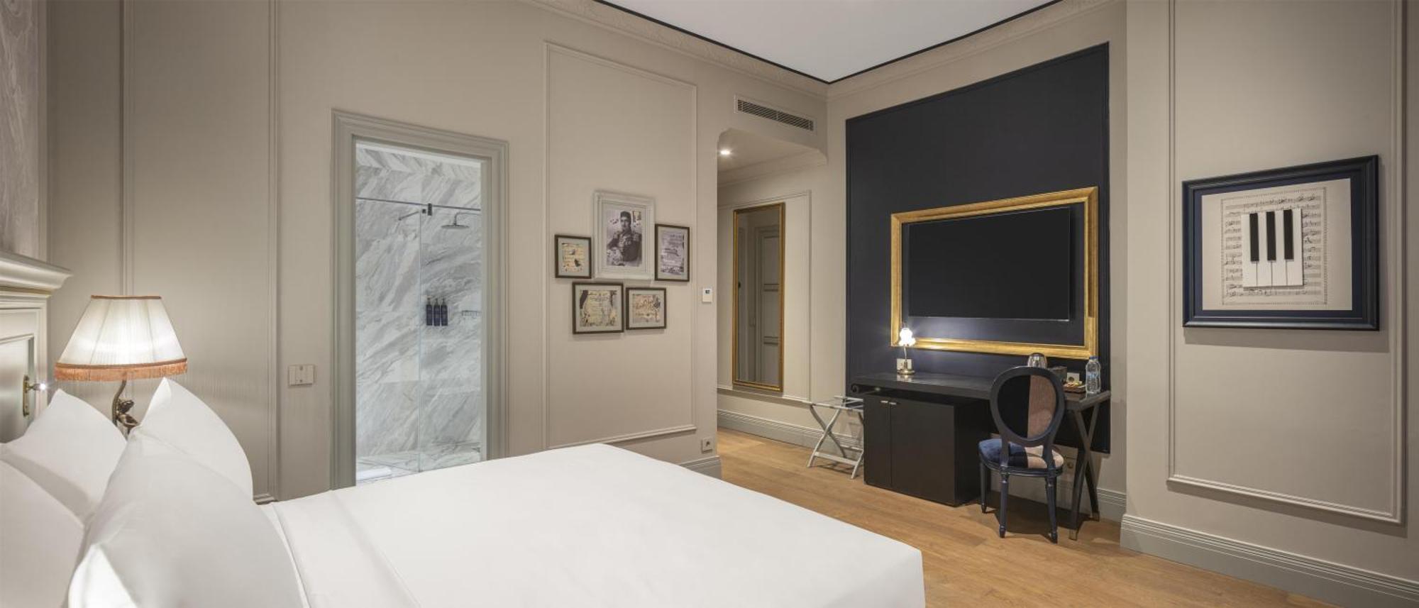 Habitación Doble Deluxe con cama extragrande y vistas a la ciudad