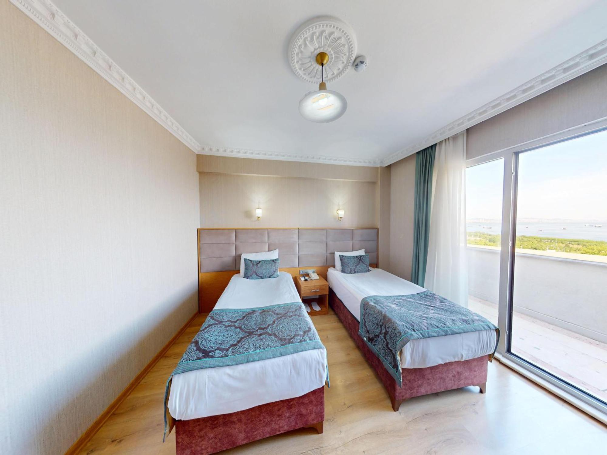 Deluxe Double or Twin Room Sea View