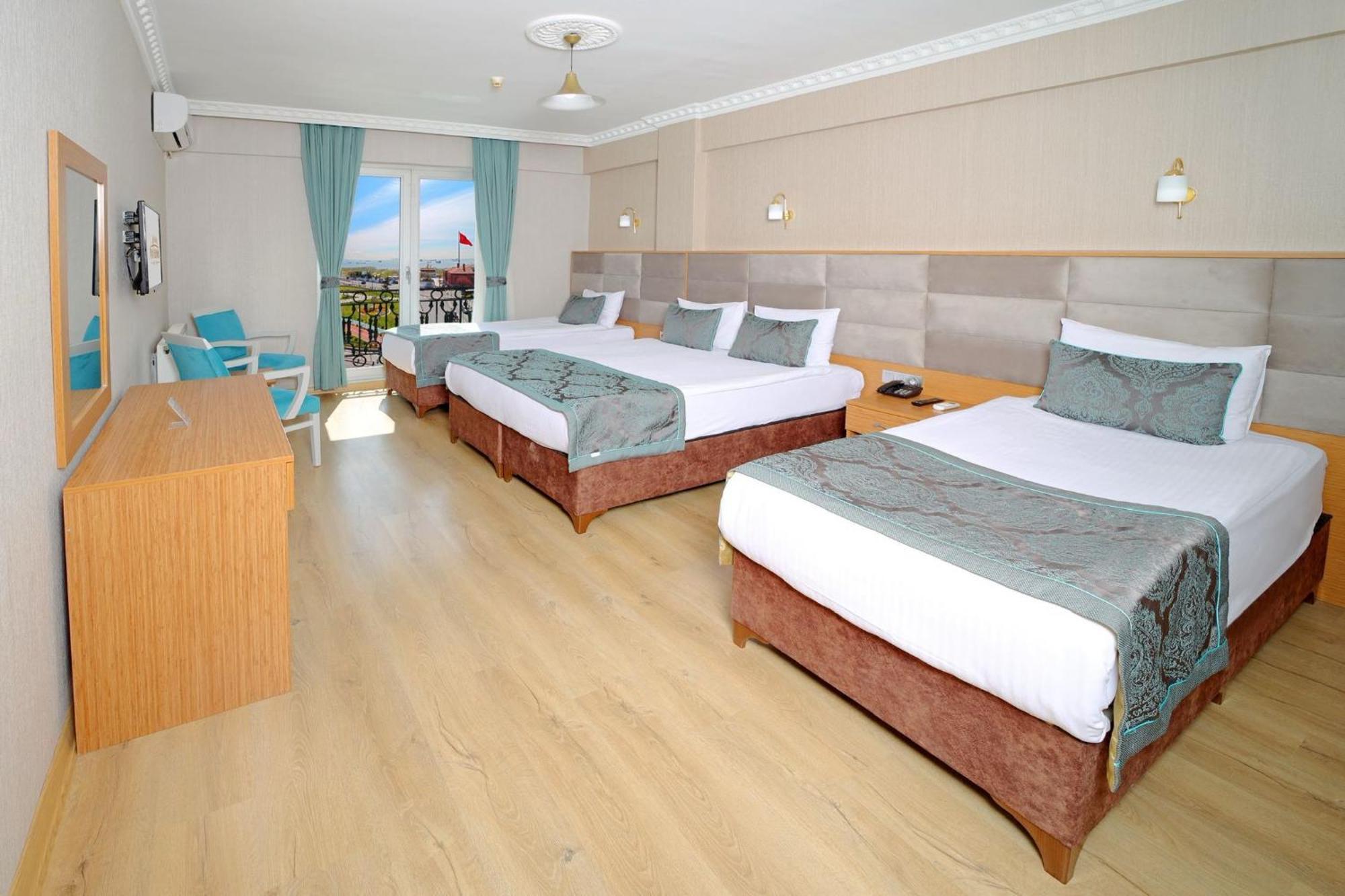 Deluxe Triple Room Sea View
