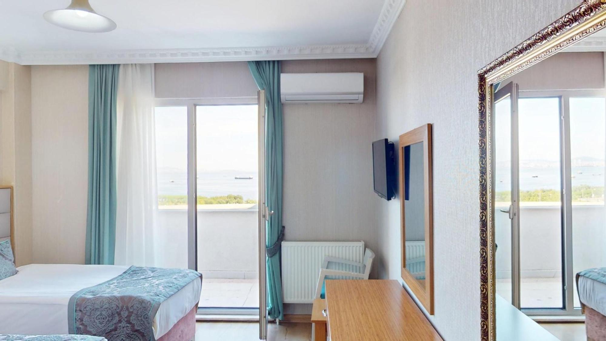 Deluxe Double or Twin Room Sea View