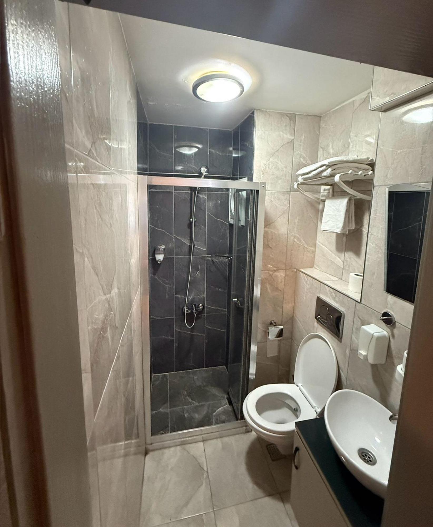Budget Double Room,1765871804:JPEG