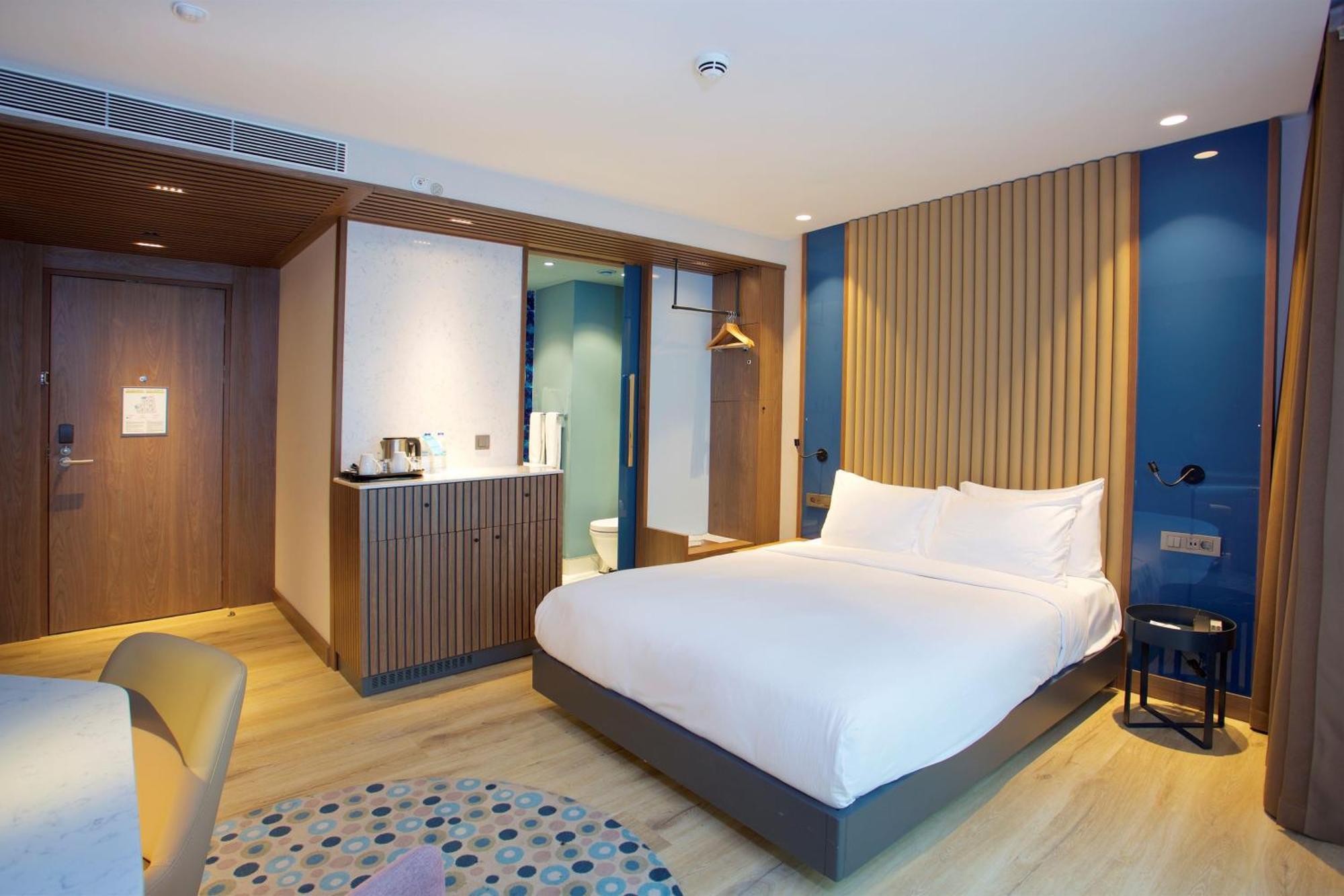 Queen Room