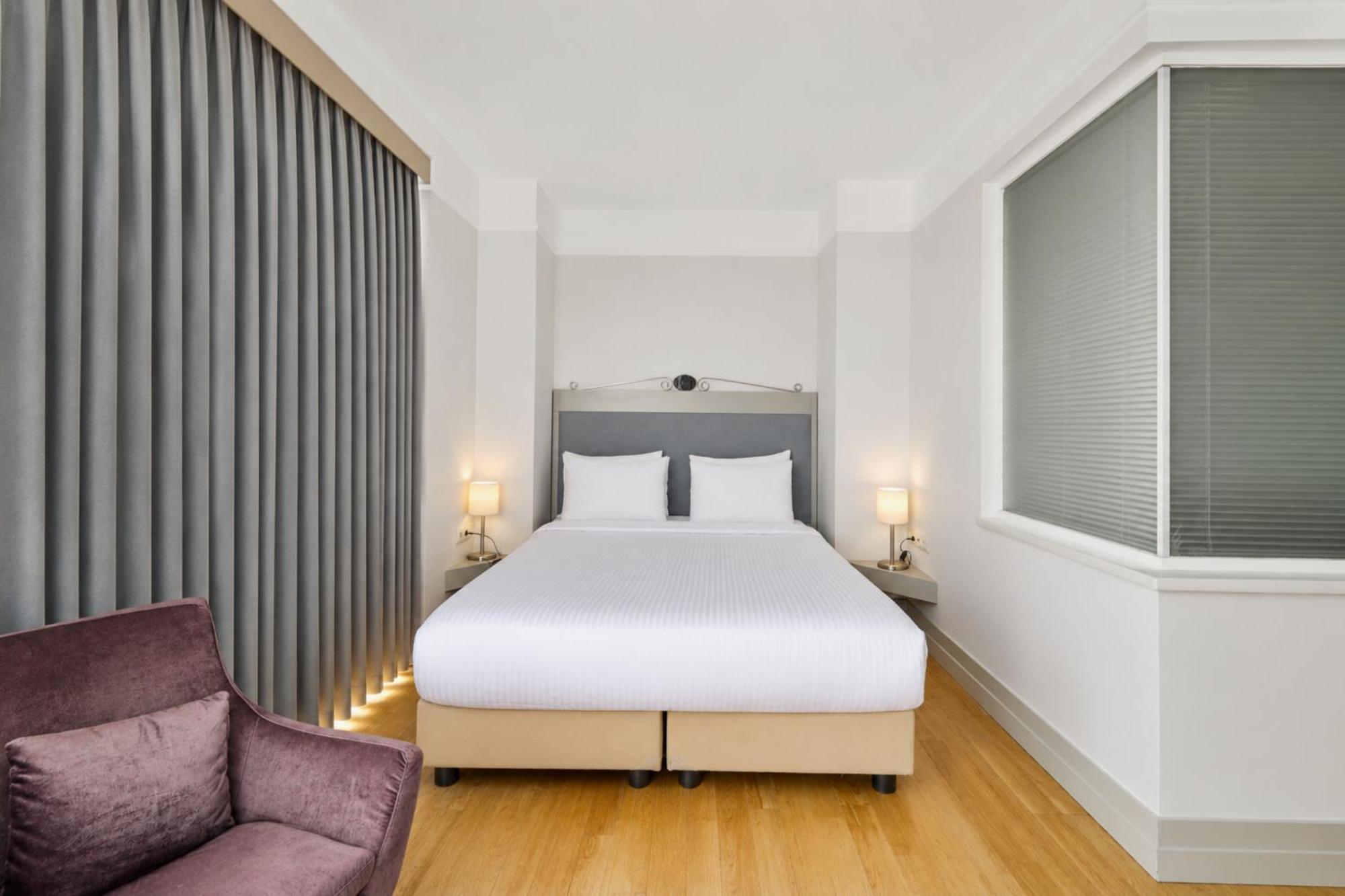 Corner Suite