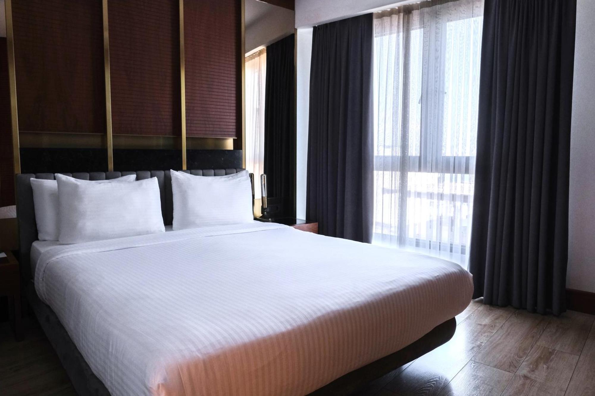 Premier Single Room