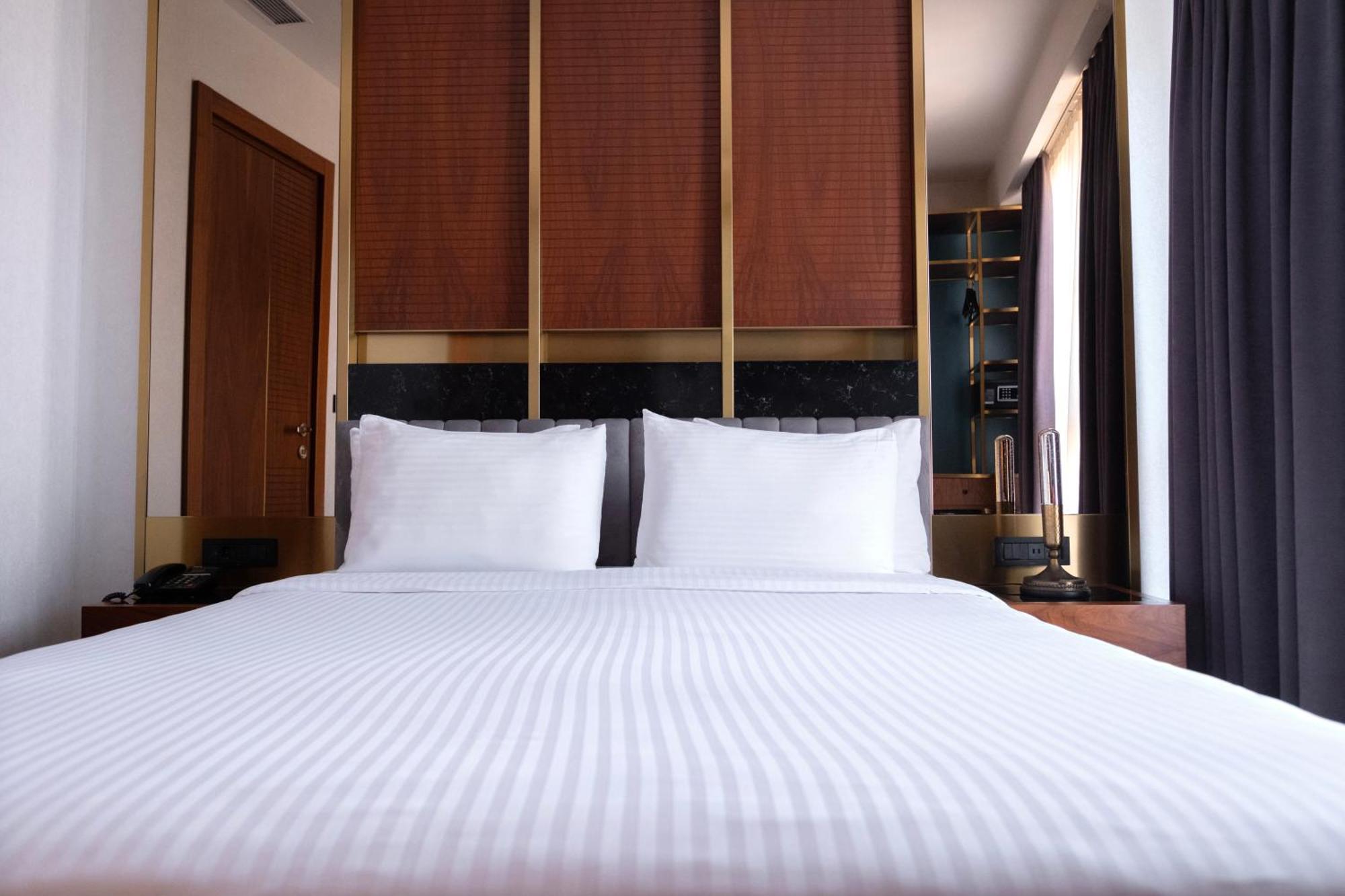 Premier Single Room