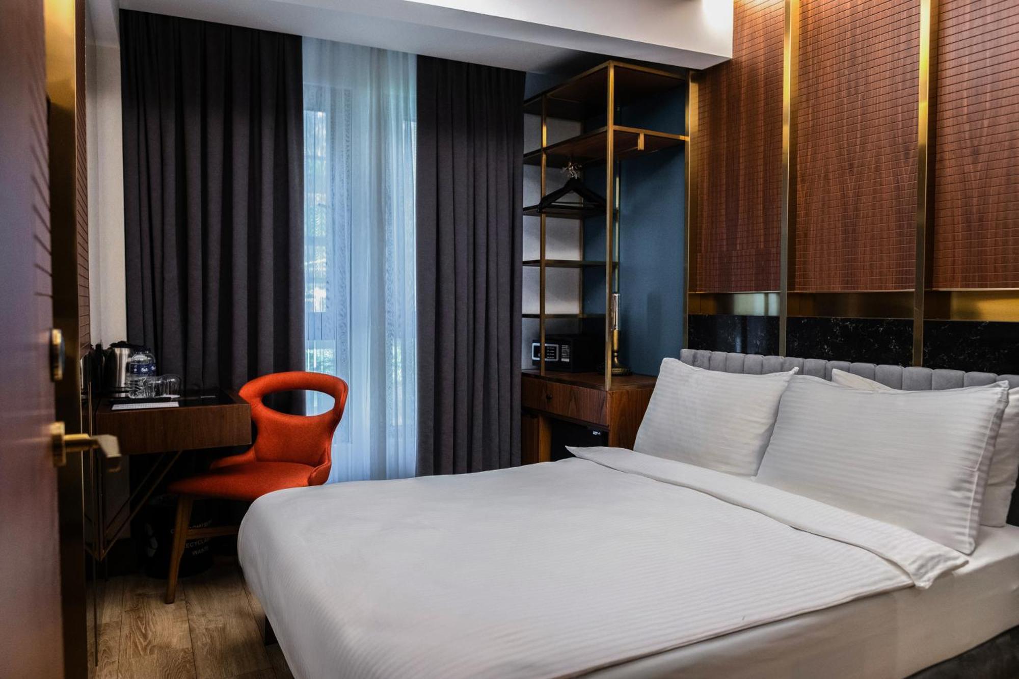 Premier Single Room