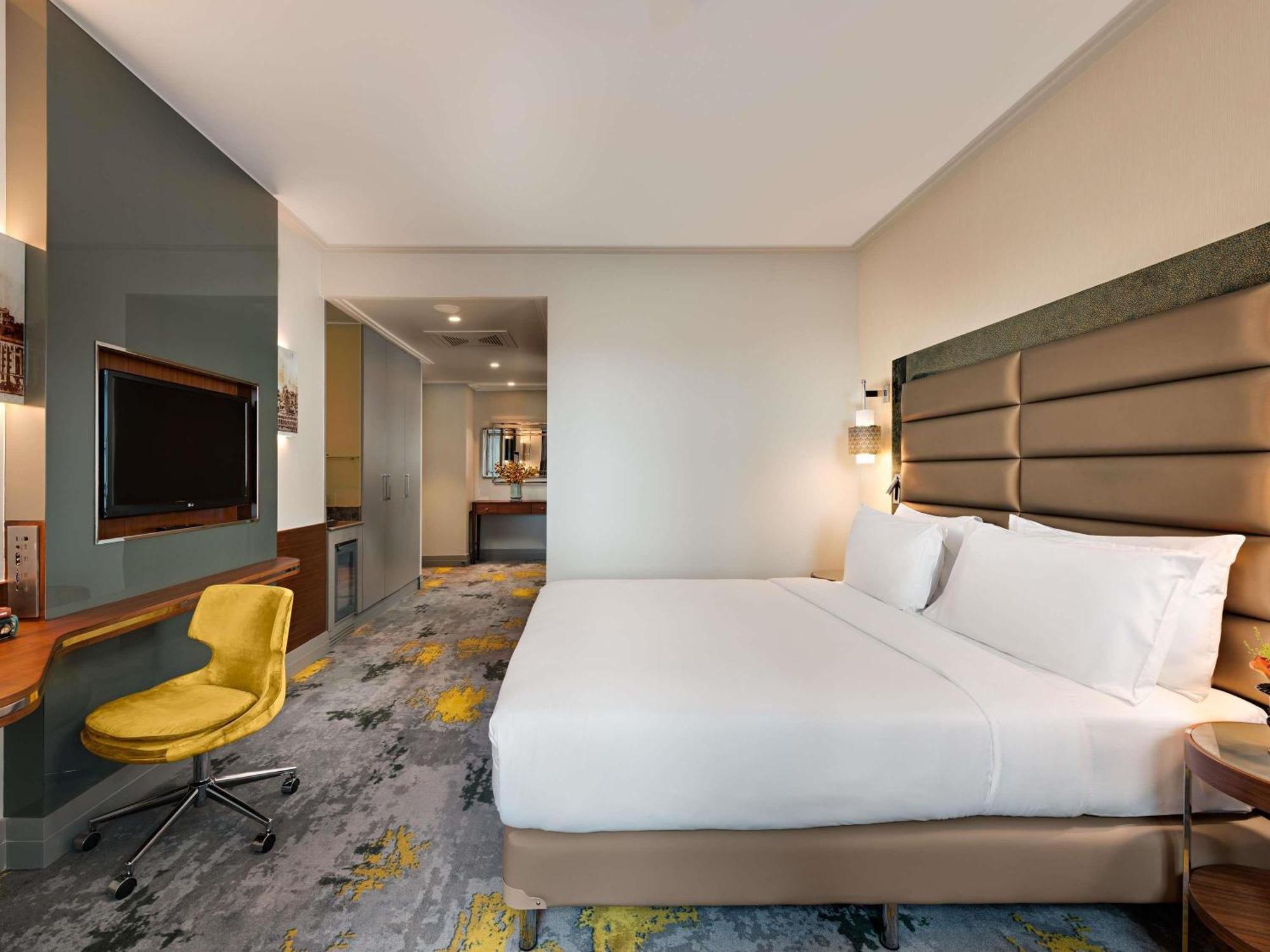 Superior King Room